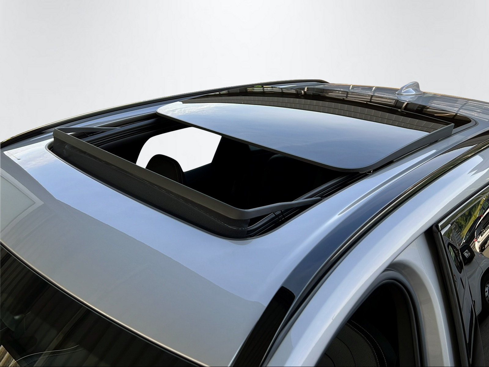 VOLVO XC60 2.0 T8 TE R-Design eAWD-image-16