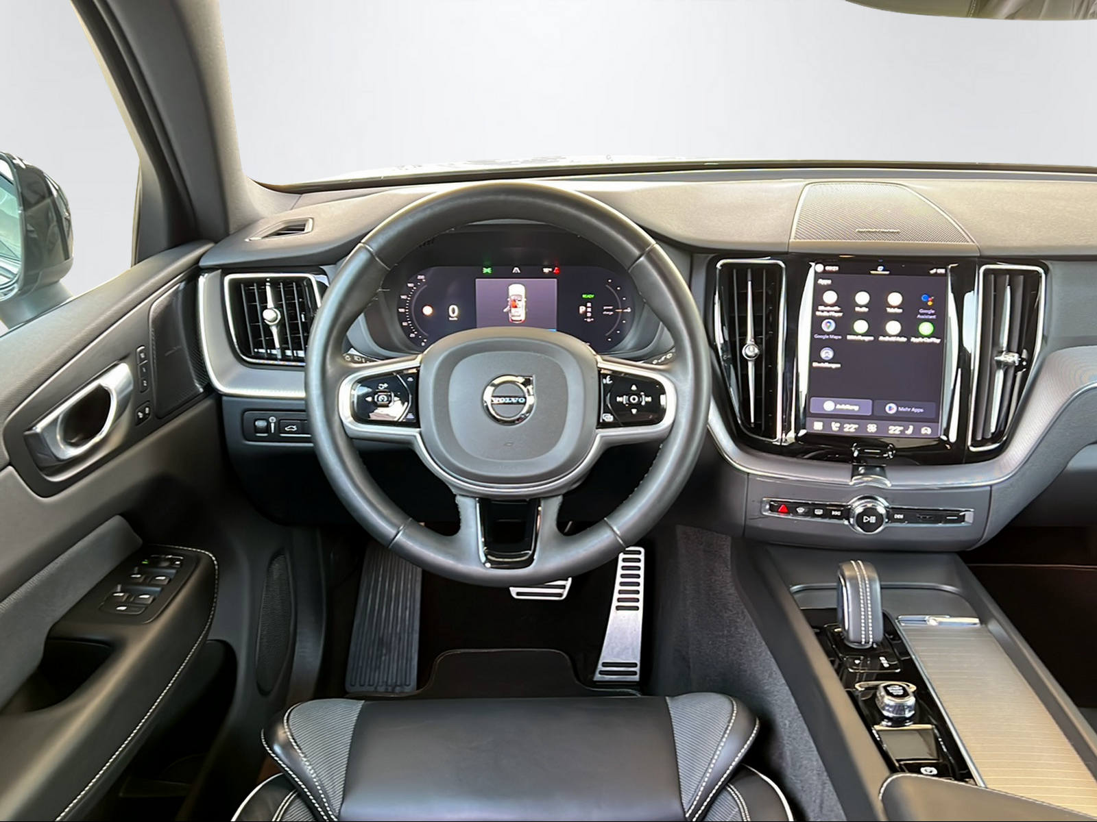 VOLVO XC60 2.0 T8 TE R-Design eAWD-image-12
