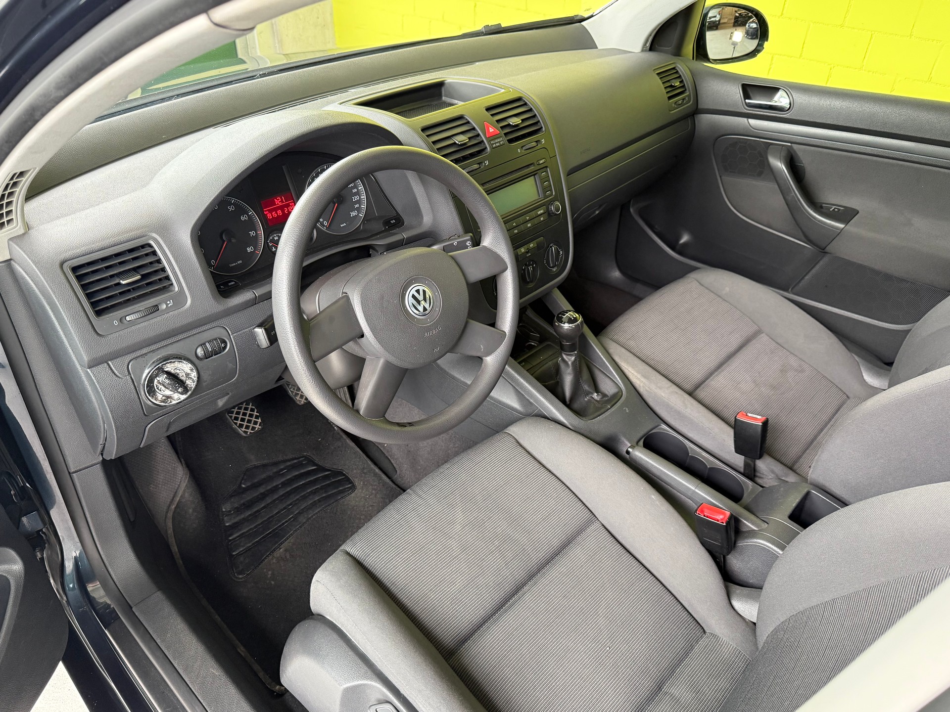 VW Golf 1.6 FSI Comfortline-image-7