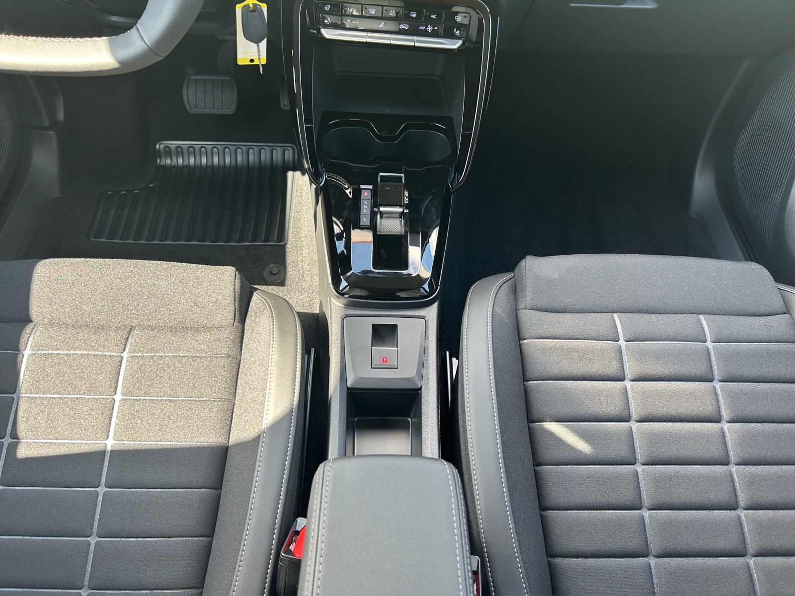 CITROEN C3 1.2 Hybrid Max-image-15