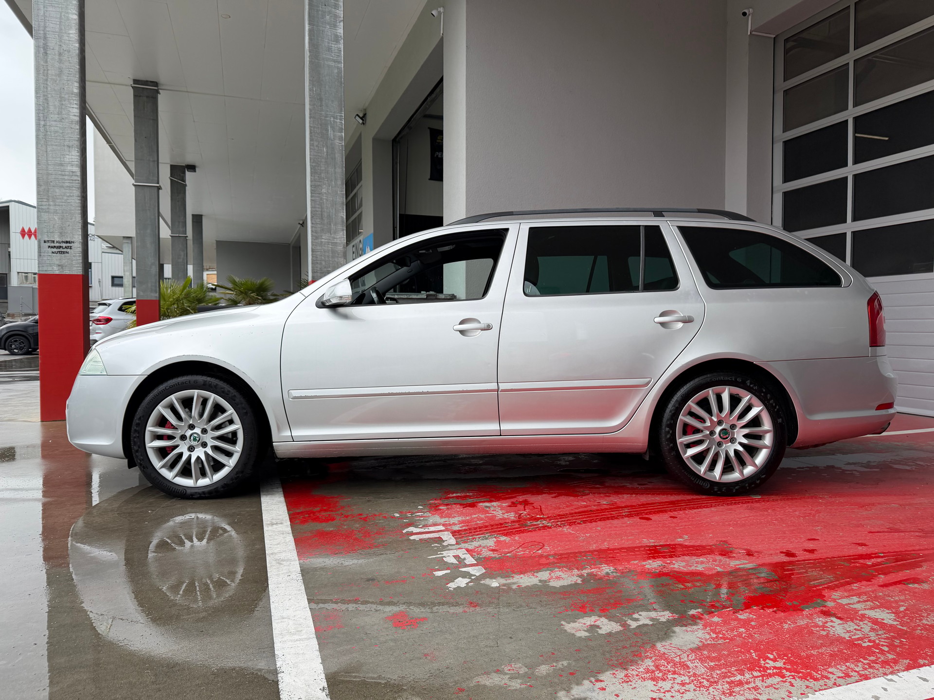 SKODA Octavia 2.0 TFSI RS-image-1