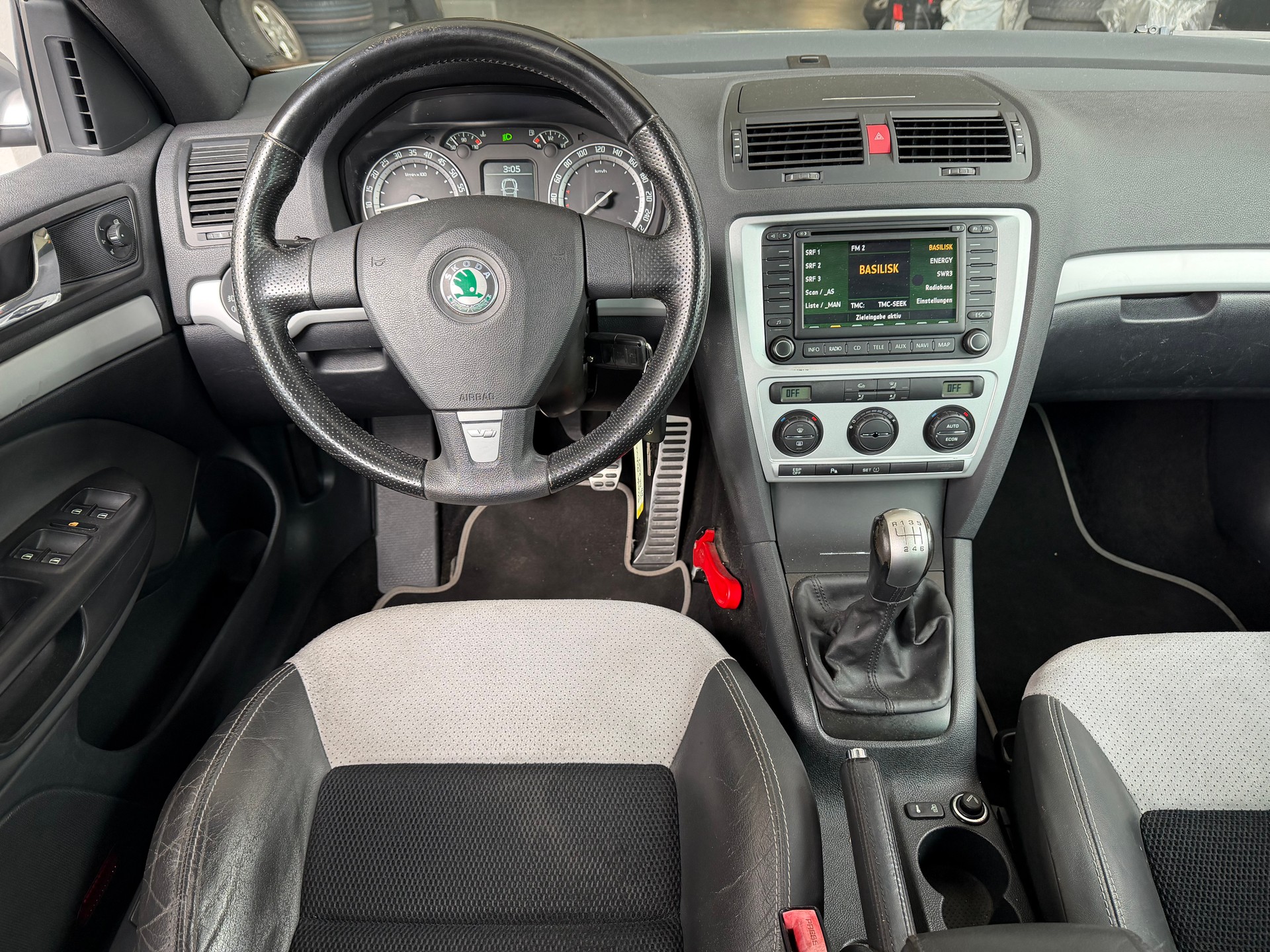 SKODA Octavia 2.0 TFSI RS-image-9