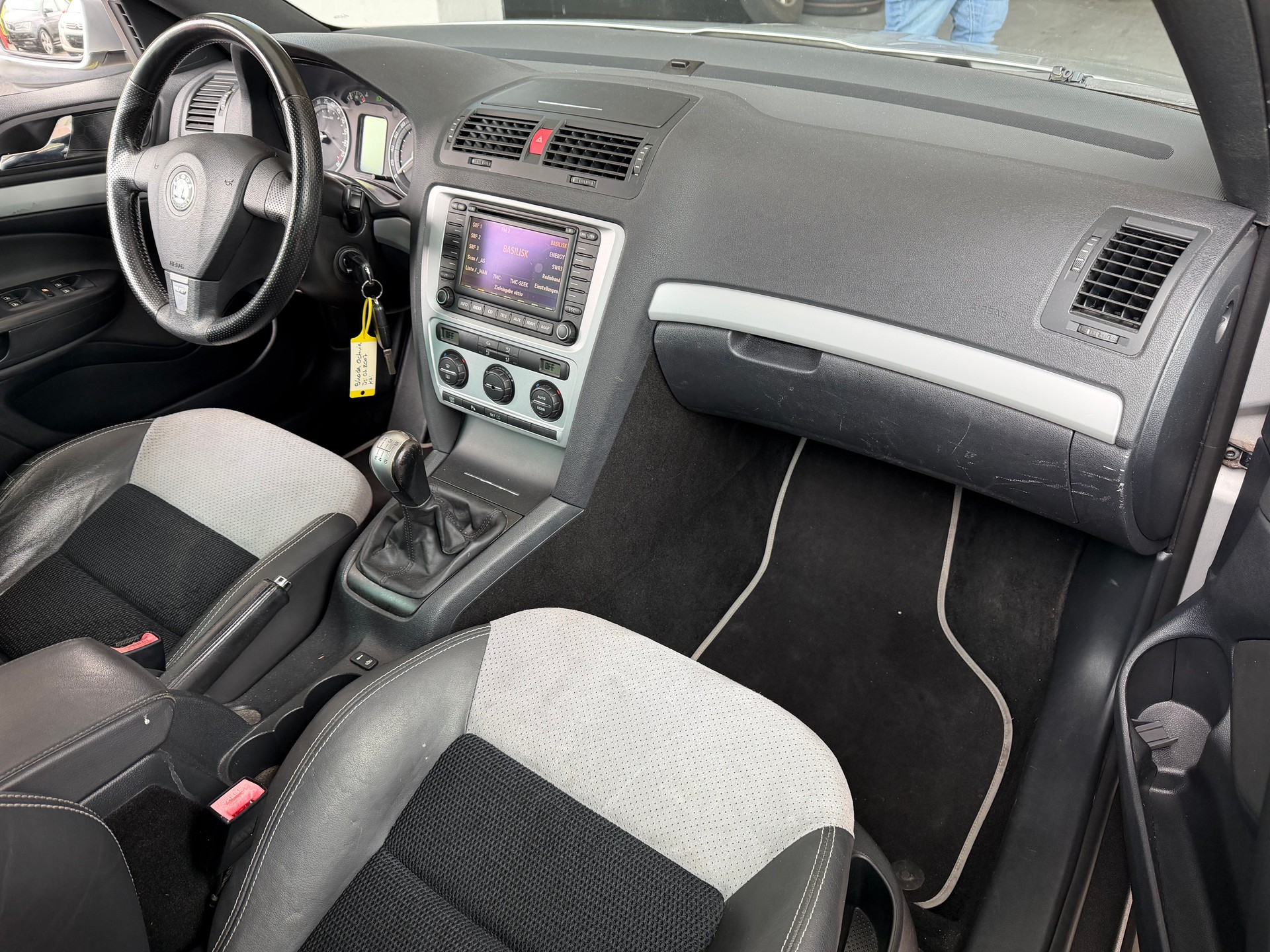 SKODA Octavia 2.0 TFSI RS-image-12