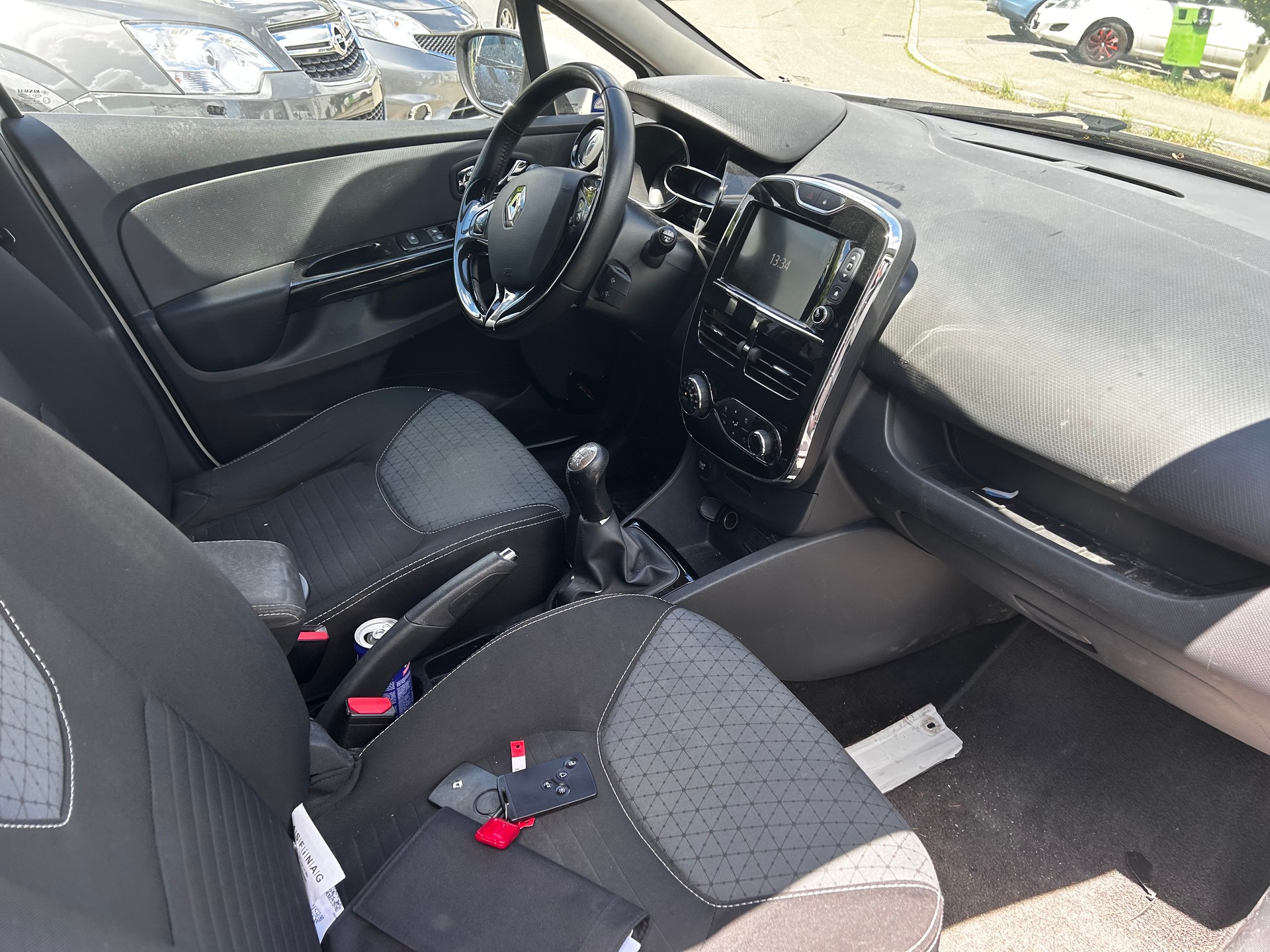 RENAULT Clio Grandtour 1.5 dCi Authentique-image-8