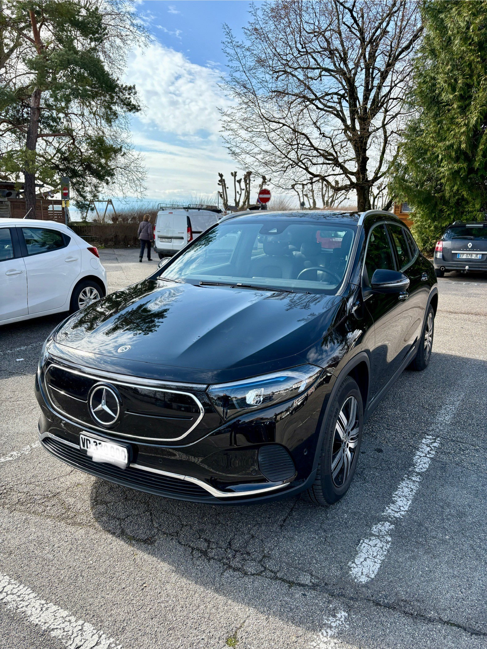 MERCEDES-BENZ EQA 300