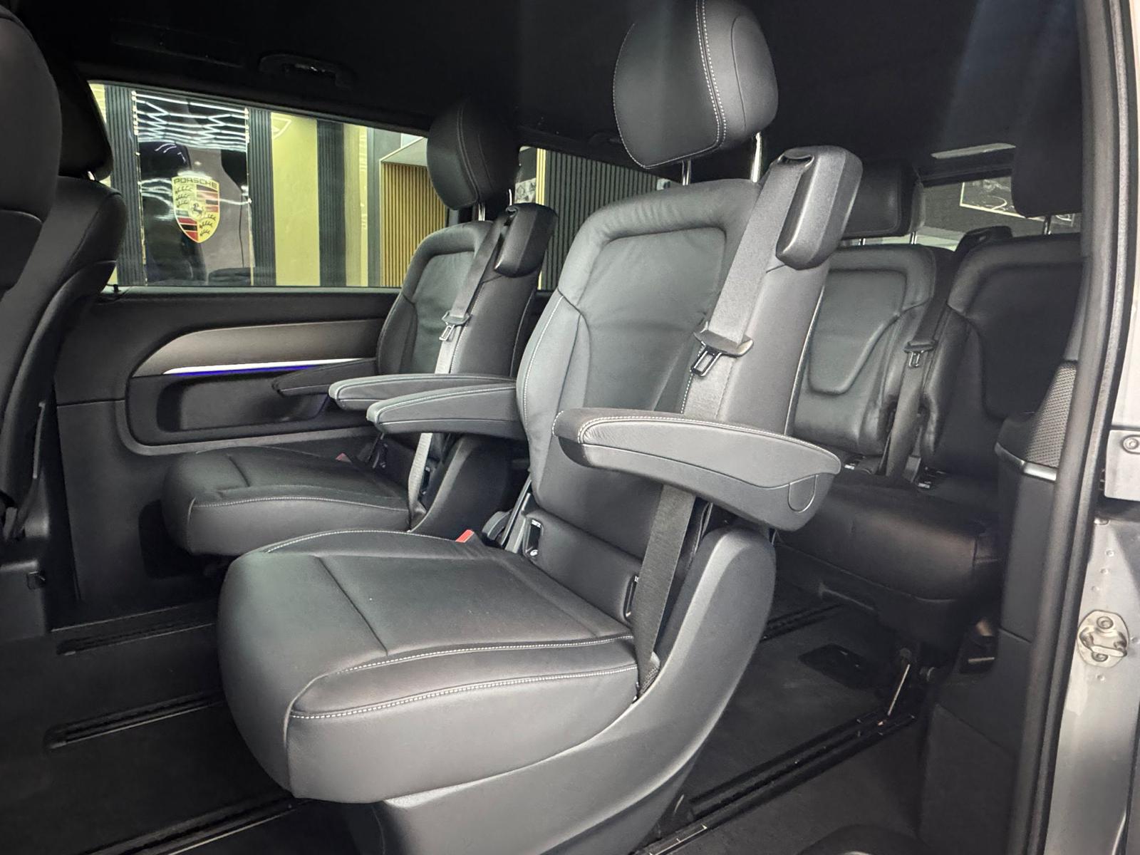 MERCEDES-BENZ V 300 d lang AMG Line Avantgarde 4Matic 9G-Tronic-image-14