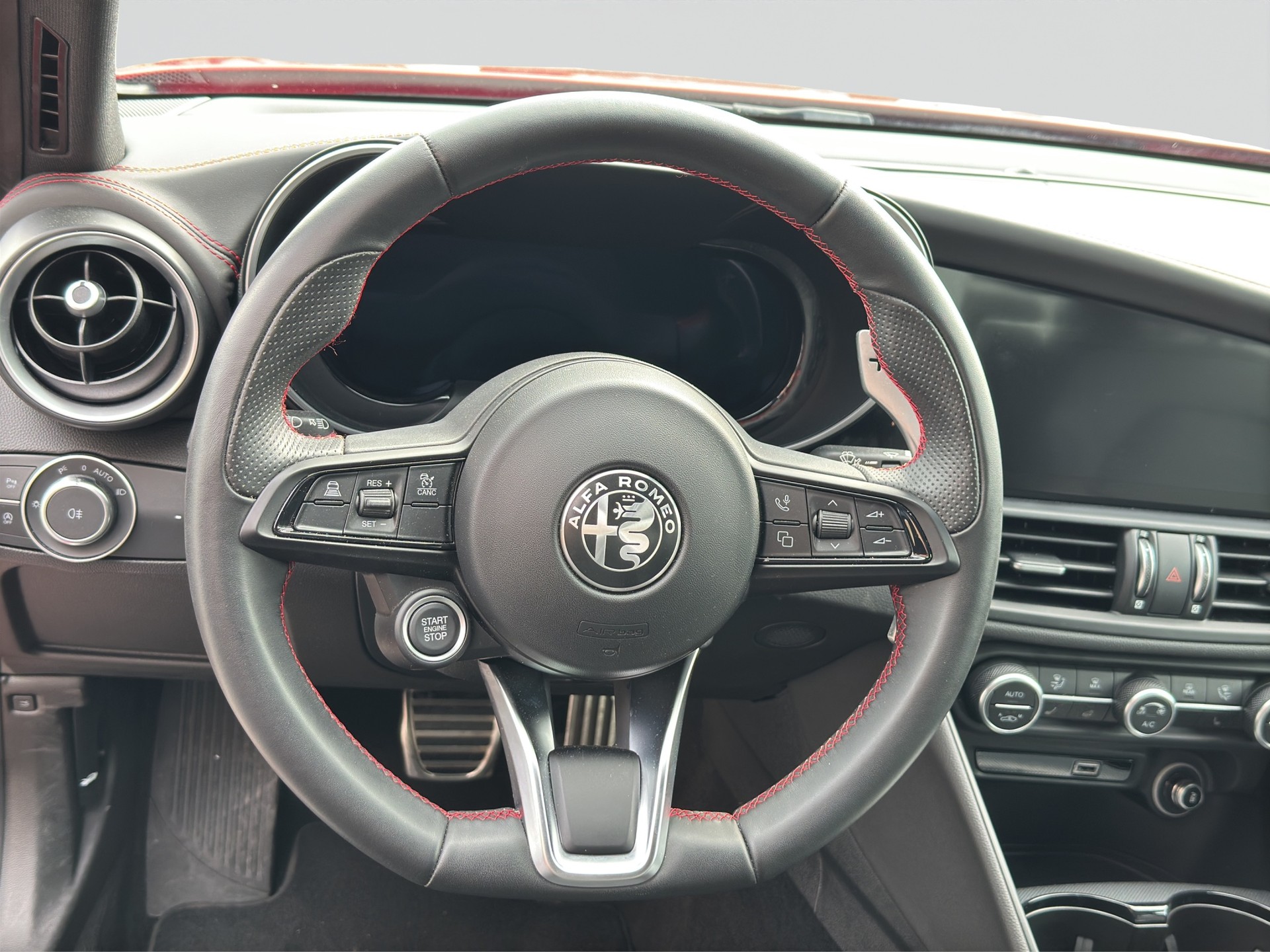 ALFA ROMEO Giulia 2.0 Competizione Q4 AT8-image-10