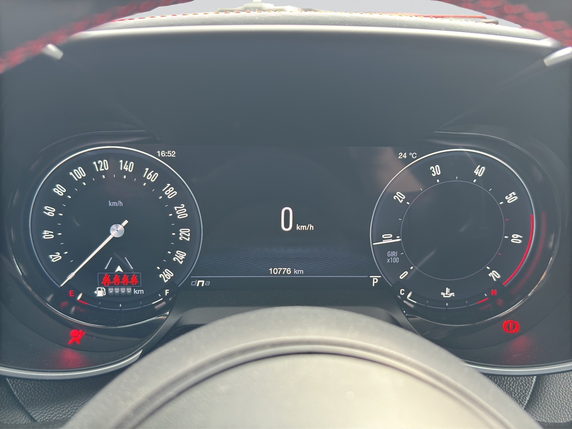 ALFA ROMEO Giulia 2.0 Competizione Q4 AT8-image-11