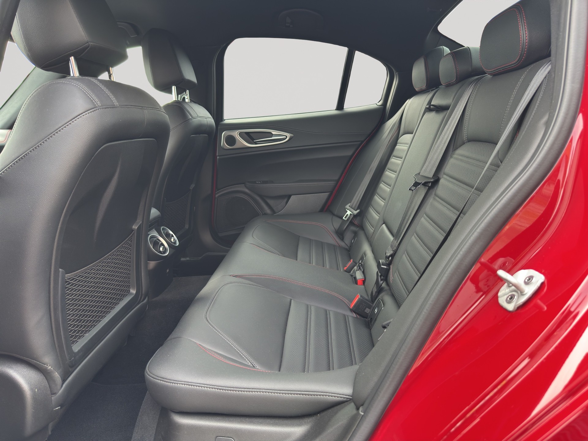 ALFA ROMEO Giulia 2.0 Competizione Q4 AT8-image-7