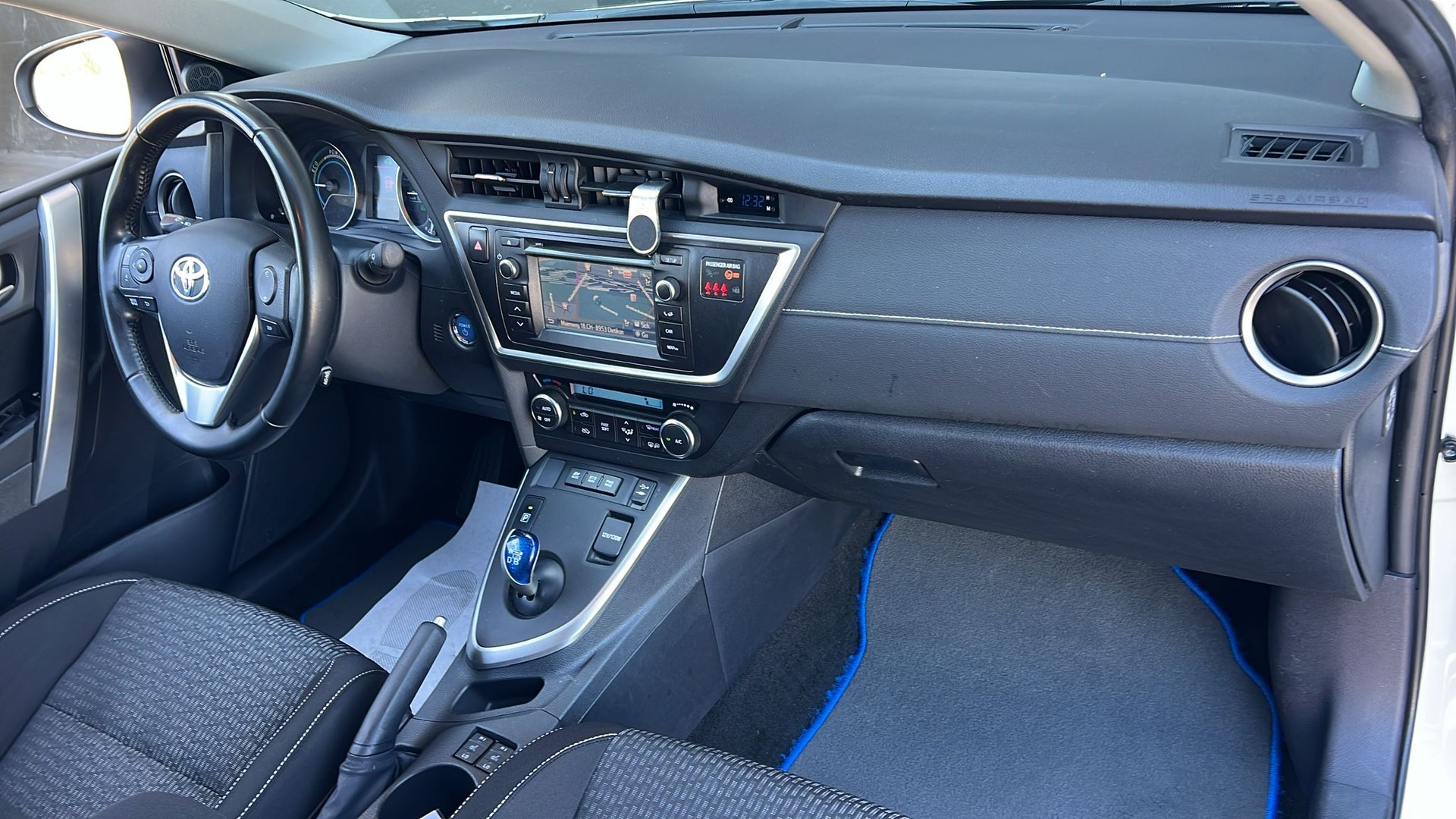 TOYOTA Auris Touring Sports 1.8 16V HSD Linea Sol-image-12