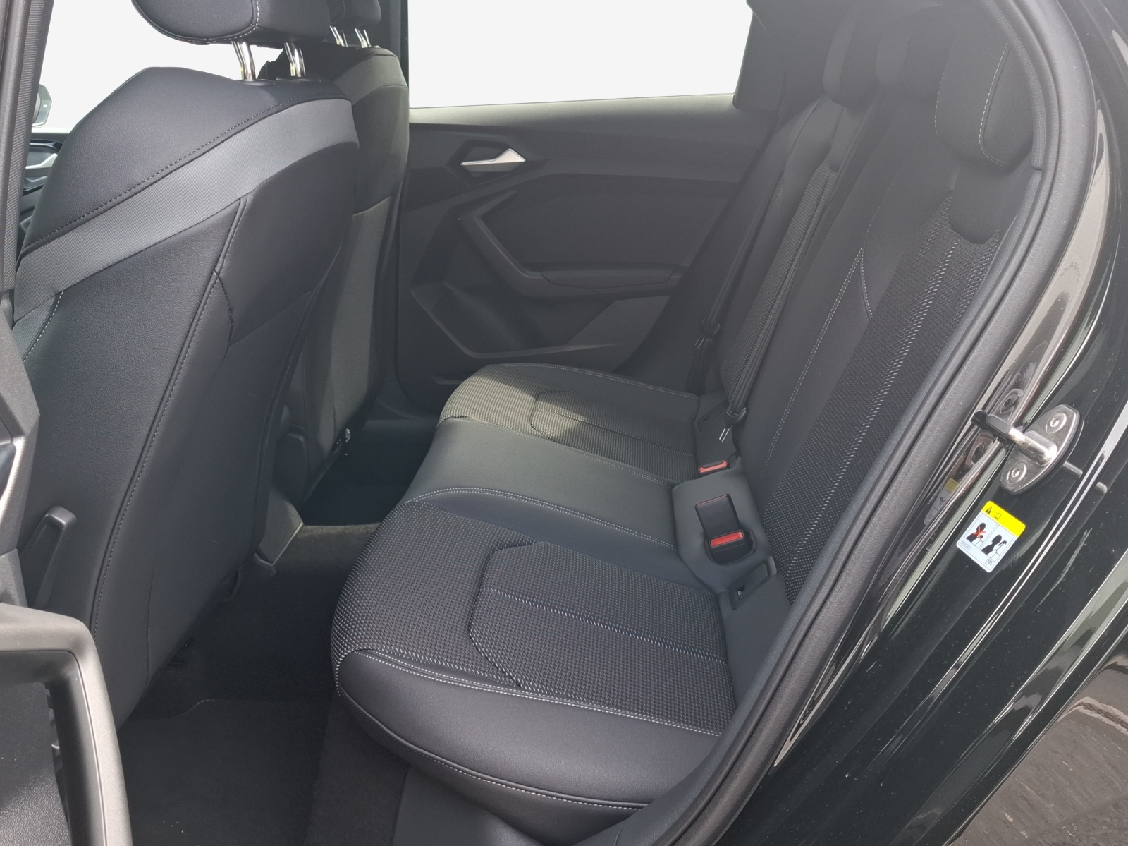AUDI A1 Sportback 30 TFSI S Line Attraction S-tronic-image-11