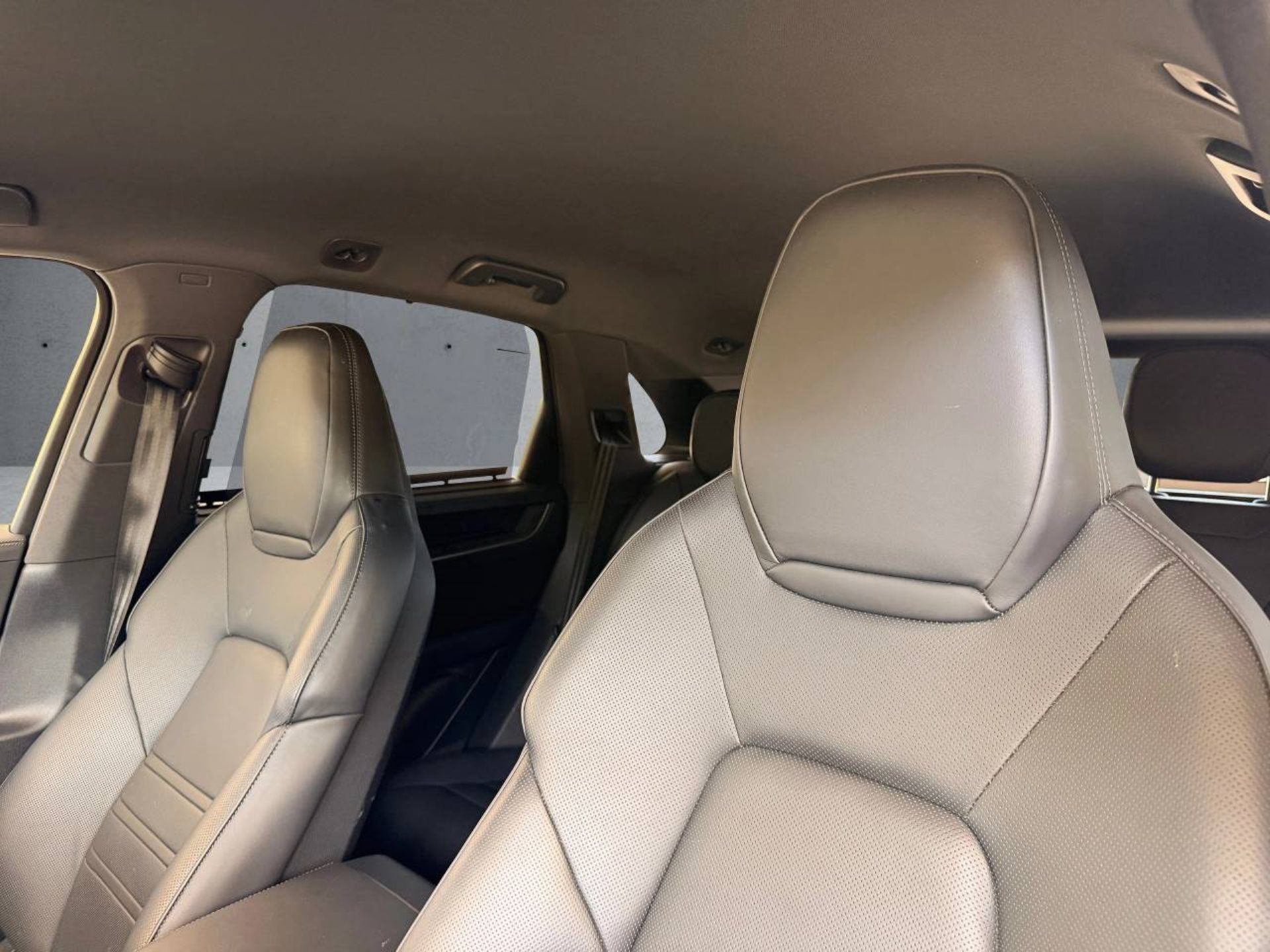 PORSCHE Cayenne E-Hybrid (MY24)-image-17