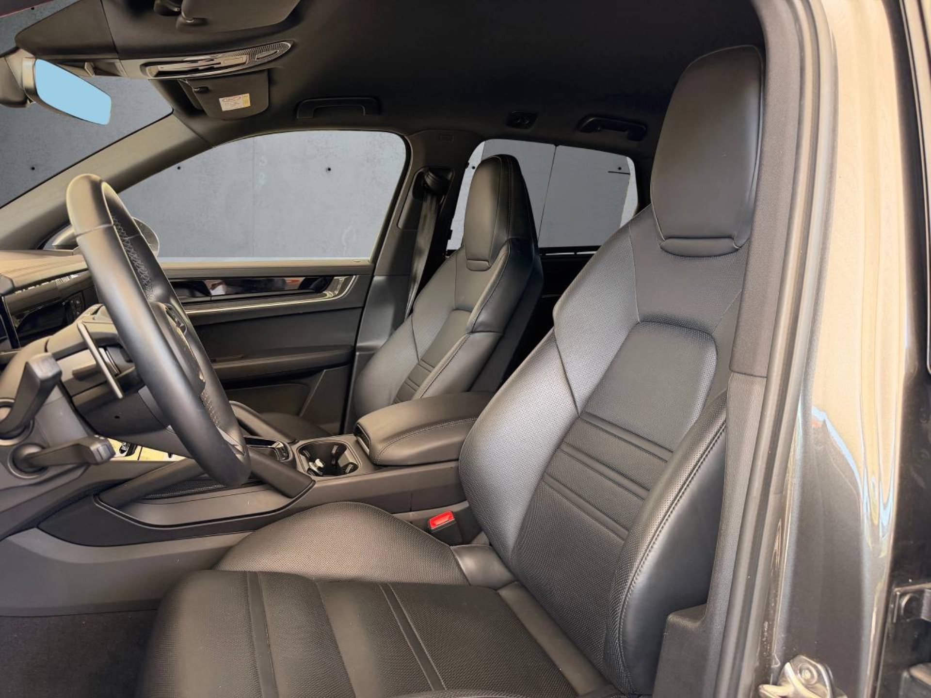 PORSCHE Cayenne E-Hybrid (MY24)-image-4