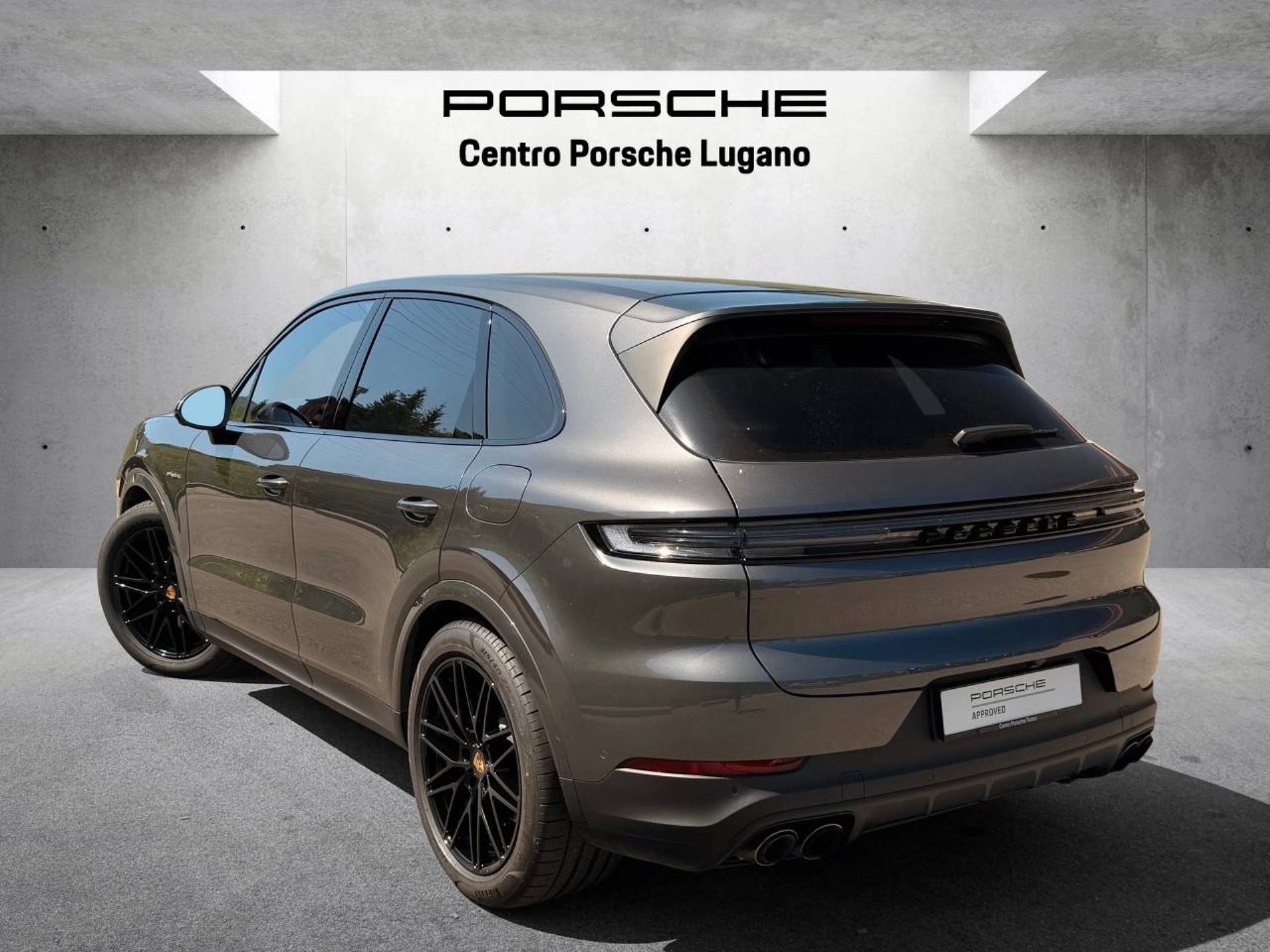 PORSCHE Cayenne E-Hybrid (MY24)-showroom-element-2