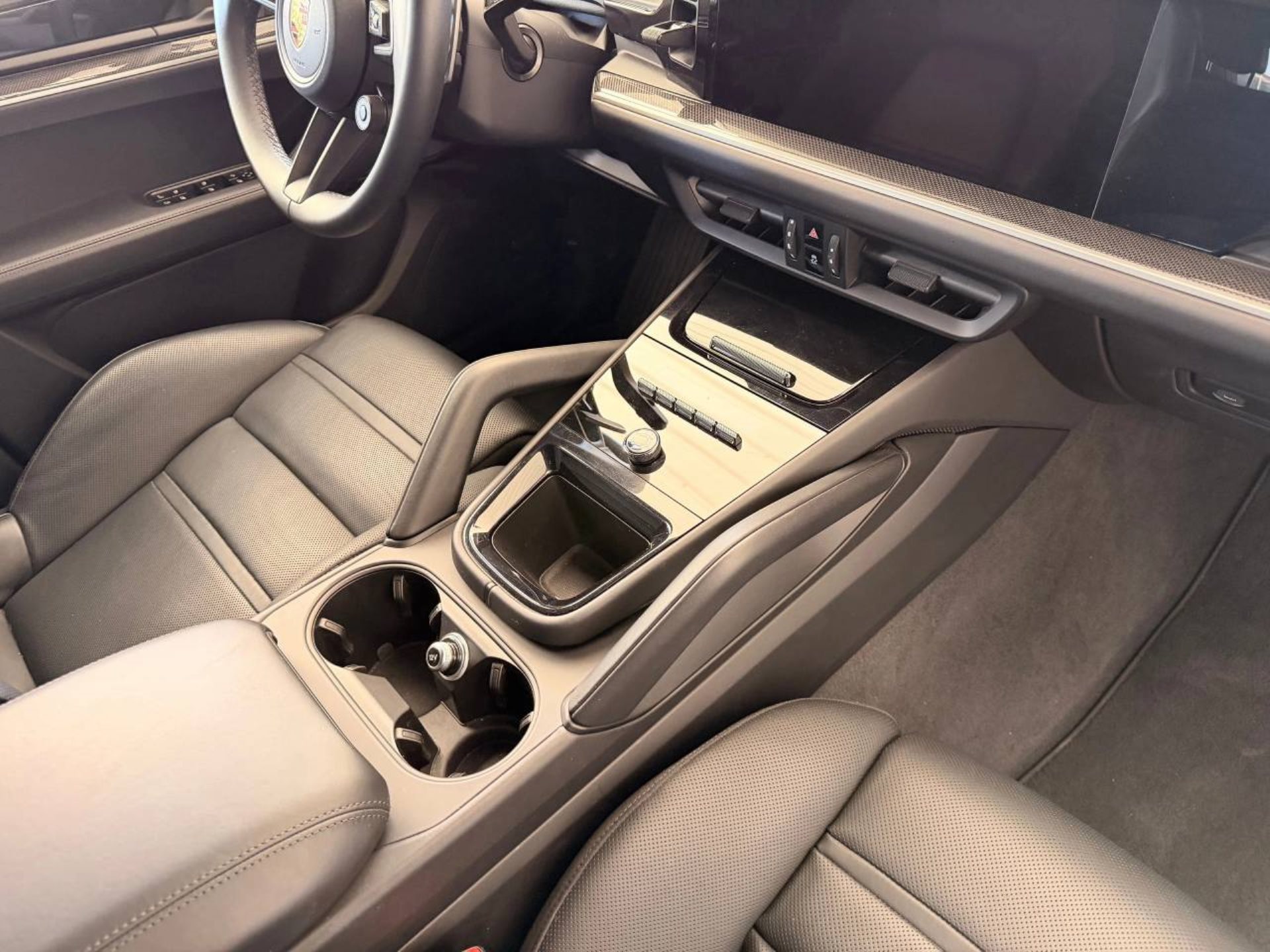 PORSCHE Cayenne E-Hybrid (MY24)-image-18