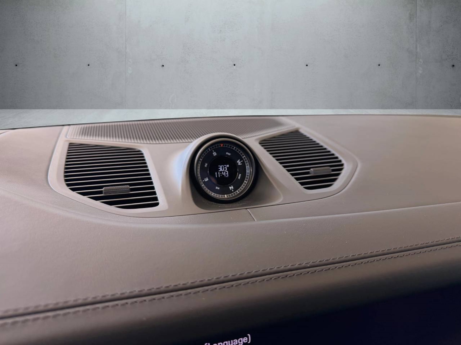 PORSCHE Cayenne E-Hybrid (MY24)-image-24