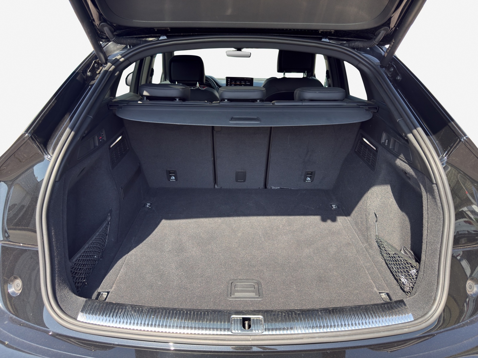 AUDI Q5 Sportback 40 TDI Blackedition quattro S-tronic-image-12
