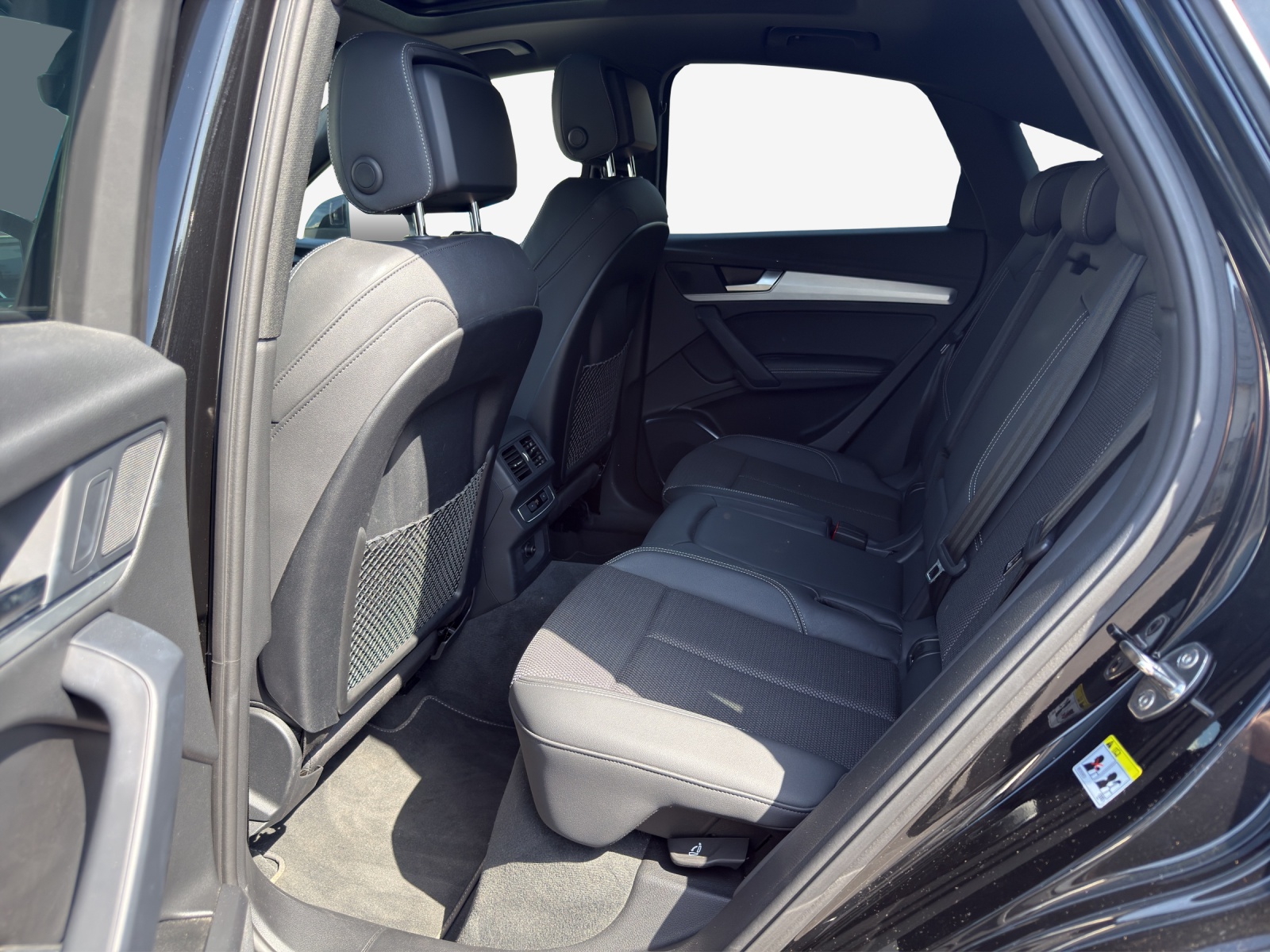 AUDI Q5 Sportback 40 TDI Blackedition quattro S-tronic-image-11
