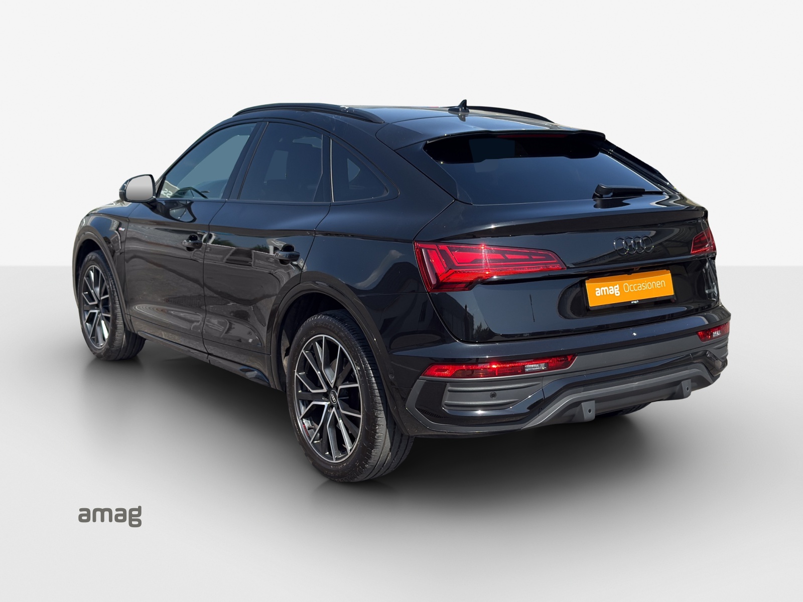 AUDI Q5 Sportback 40 TDI Blackedition quattro S-tronic-image-2