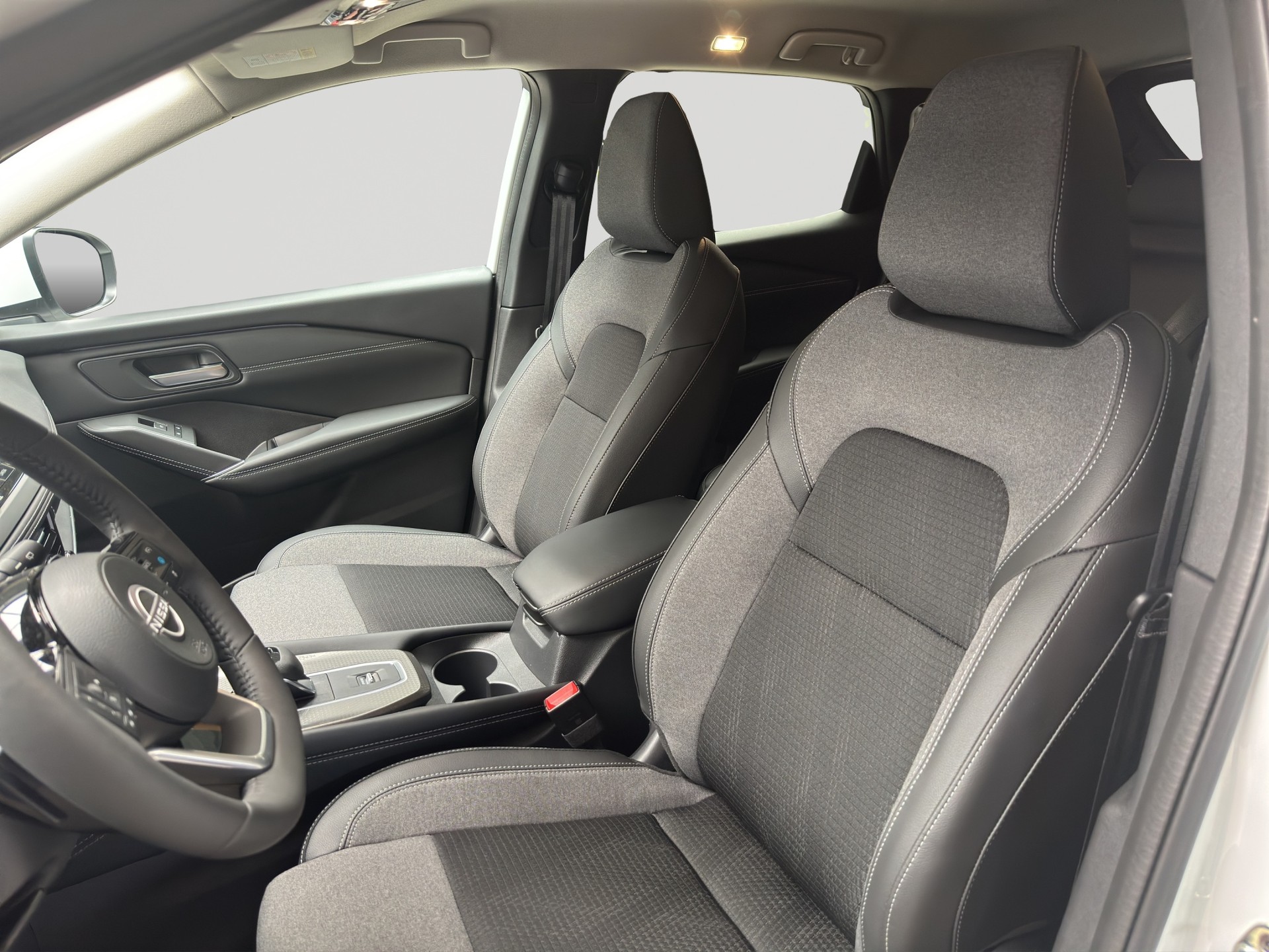 NISSAN Qashqai 1.3 DIG-T MHEV N-Connecta Xtronic-image-5