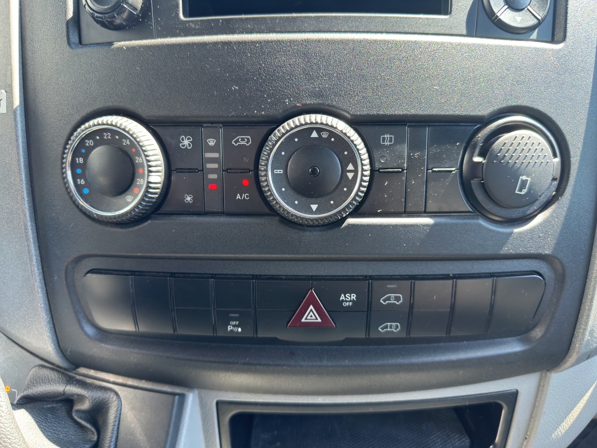 MERCEDES-BENZ Sprinter 316 CDI Standard 4x4 Automat-image-19