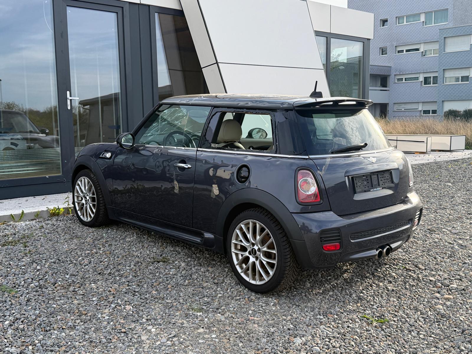 MINI Cooper S *Hagelschaden*Jetzt nur noch CHF 2'900.- statt CHF 5'900.-**-image-17