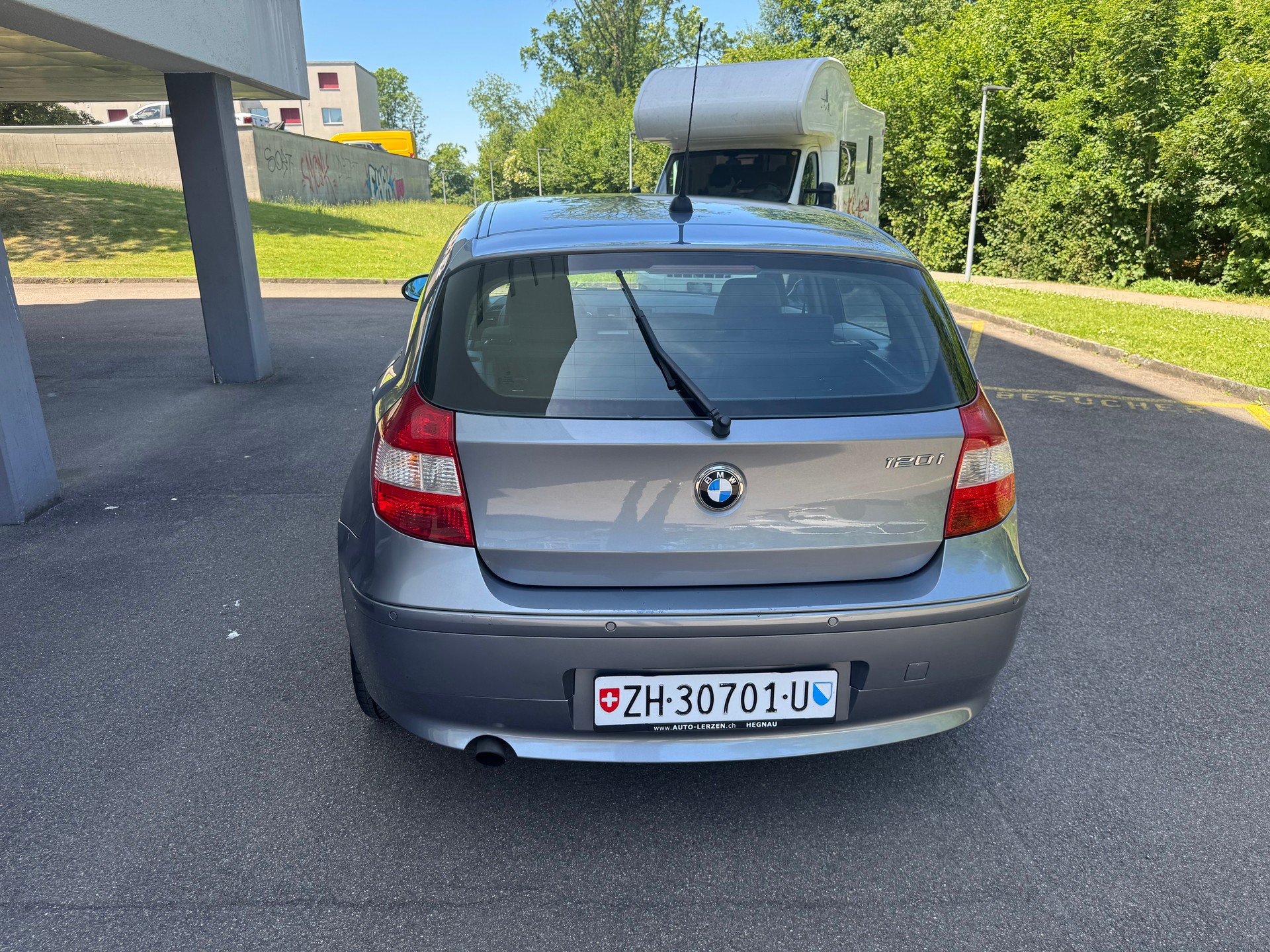 BMW 120i-image-8