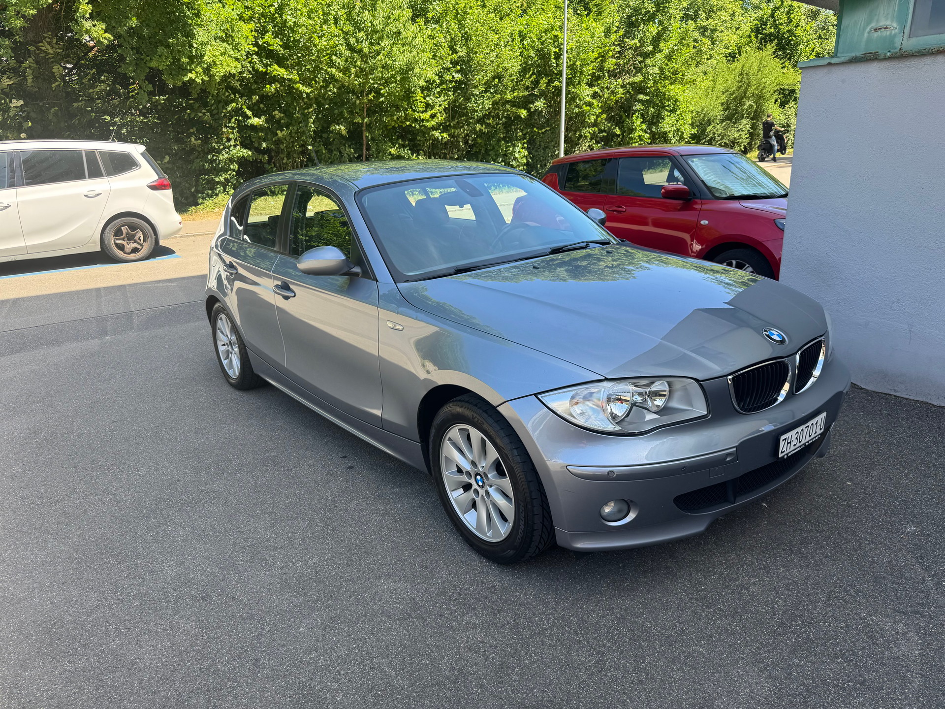 BMW 120i-image-2