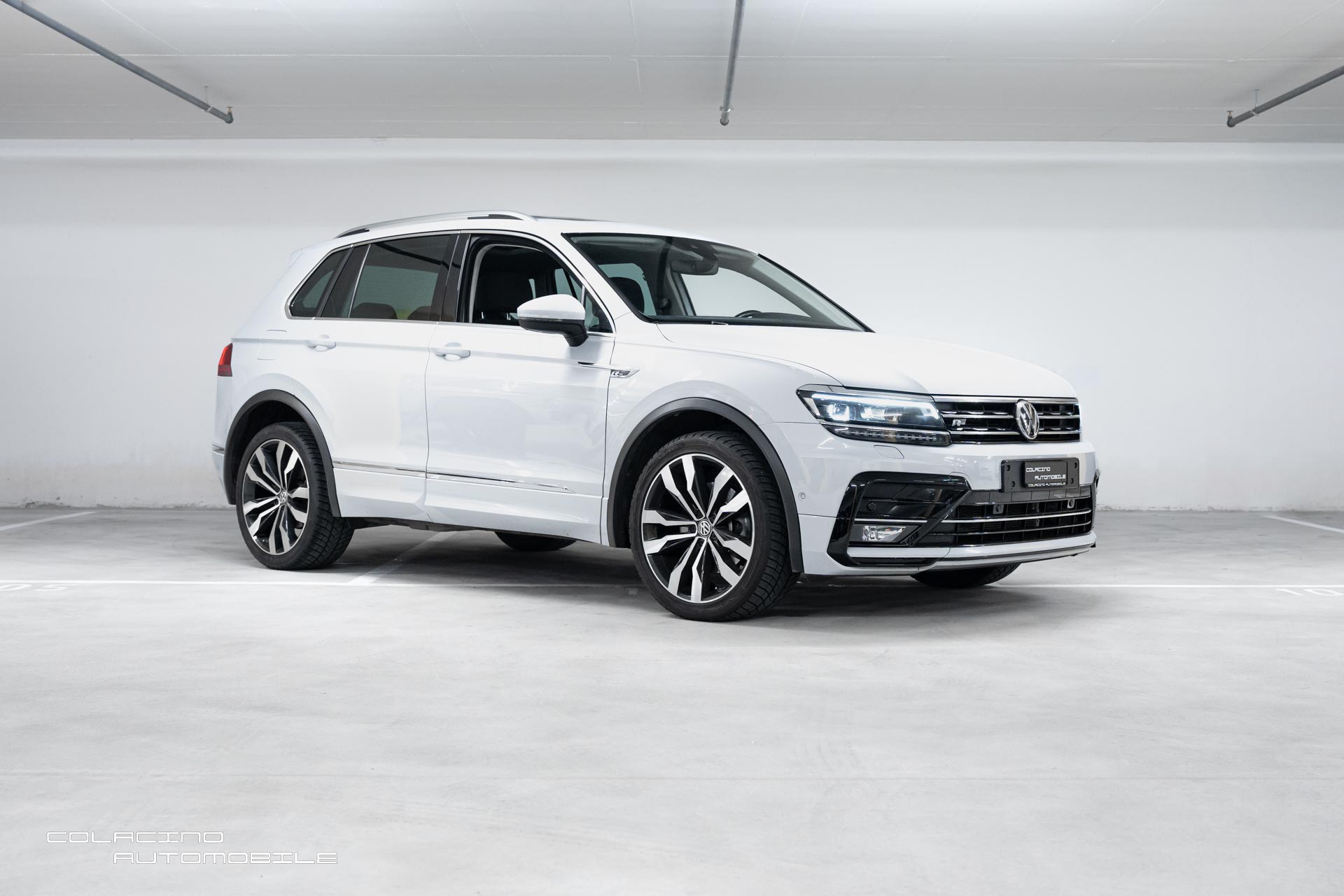 VW Tiguan 2.0TSI Highline 4Motion DSG-showroom-element-2
