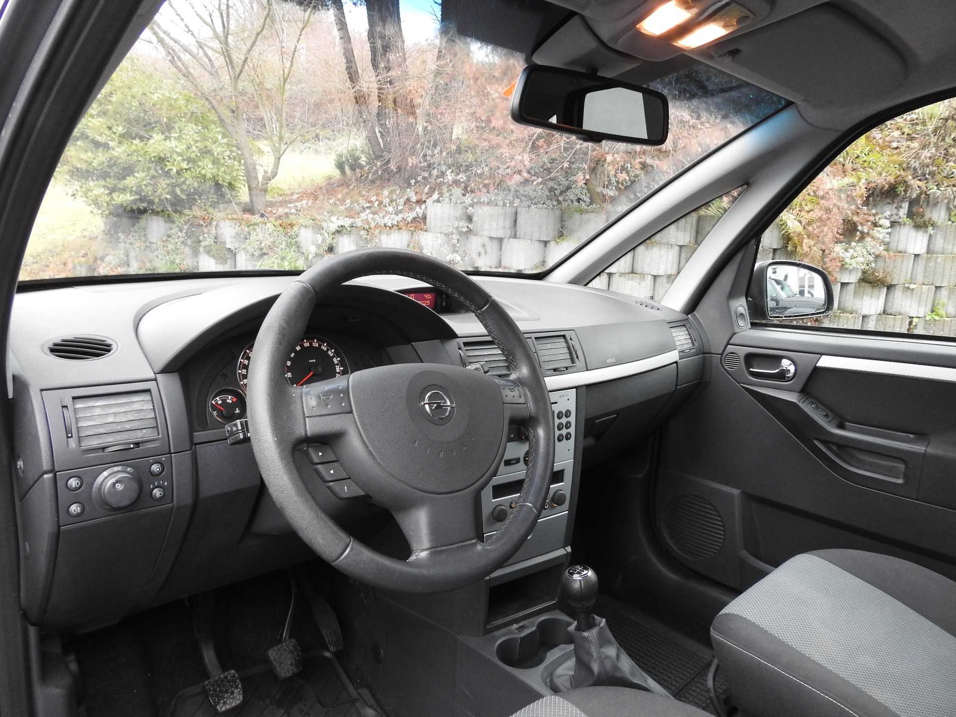 OPEL Meriva 1.6i-16 TP Edition-image-12