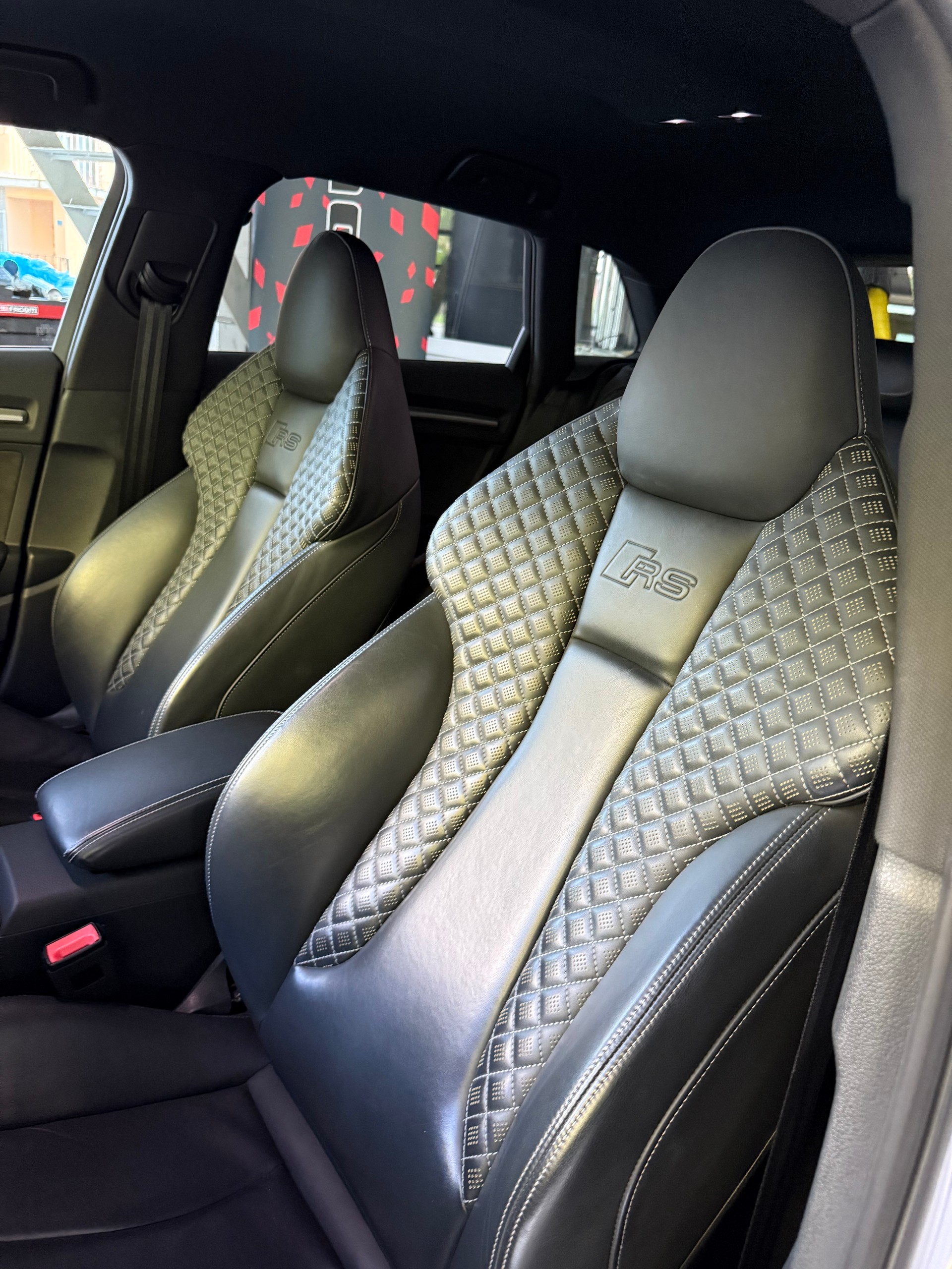 AUDI RS3 Sportback 2.5 TSI quattro S-tronic-image-9