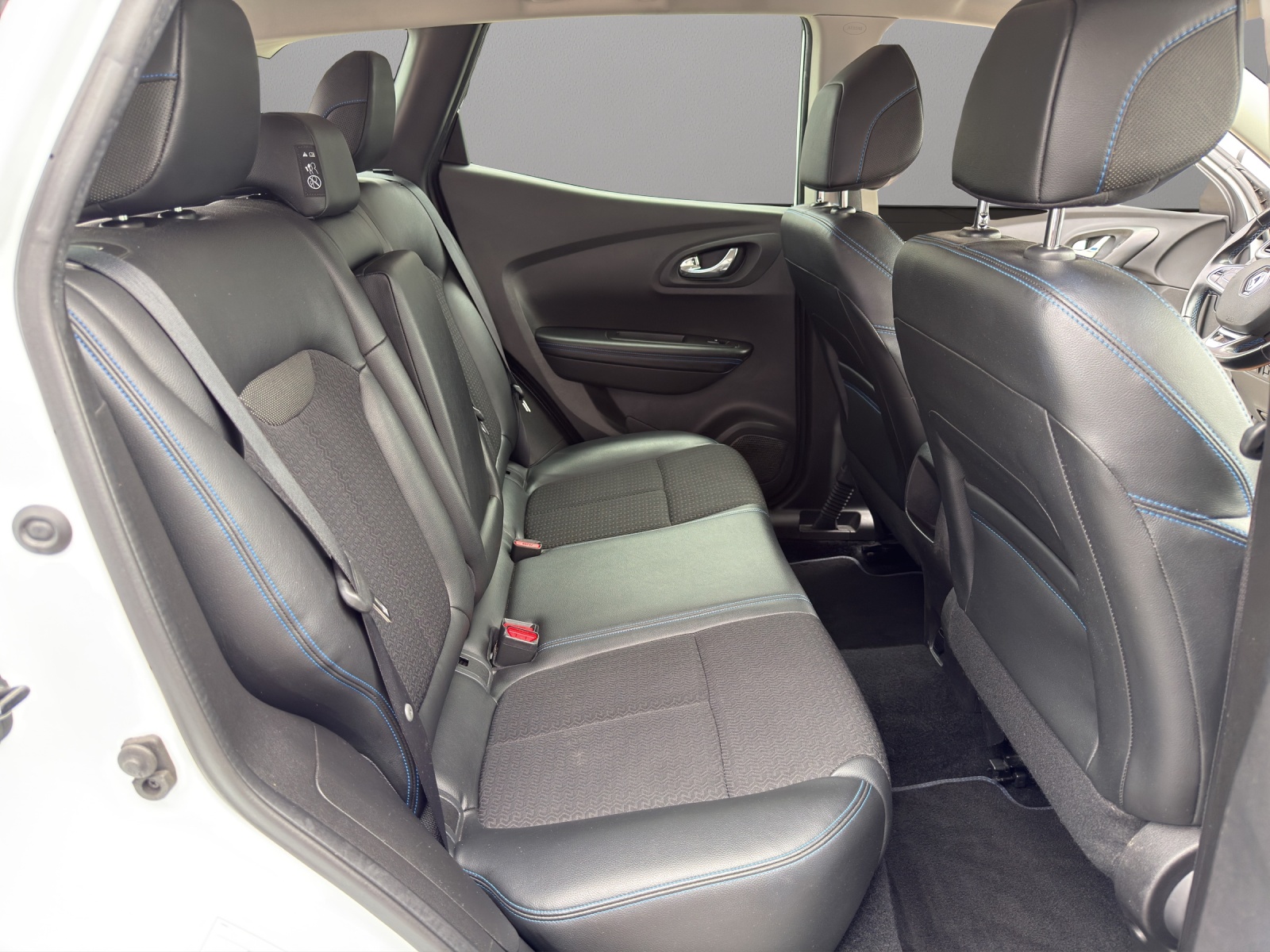 RENAULT Kadjar 1.6 16V Turbo Intens-image-16