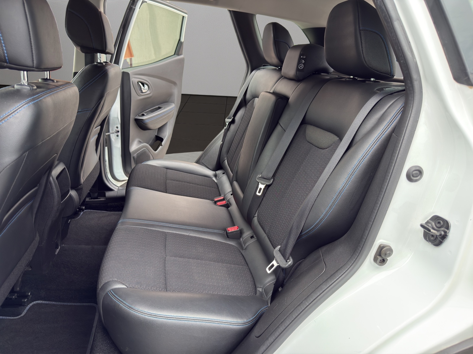 RENAULT Kadjar 1.6 16V Turbo Intens-image-11