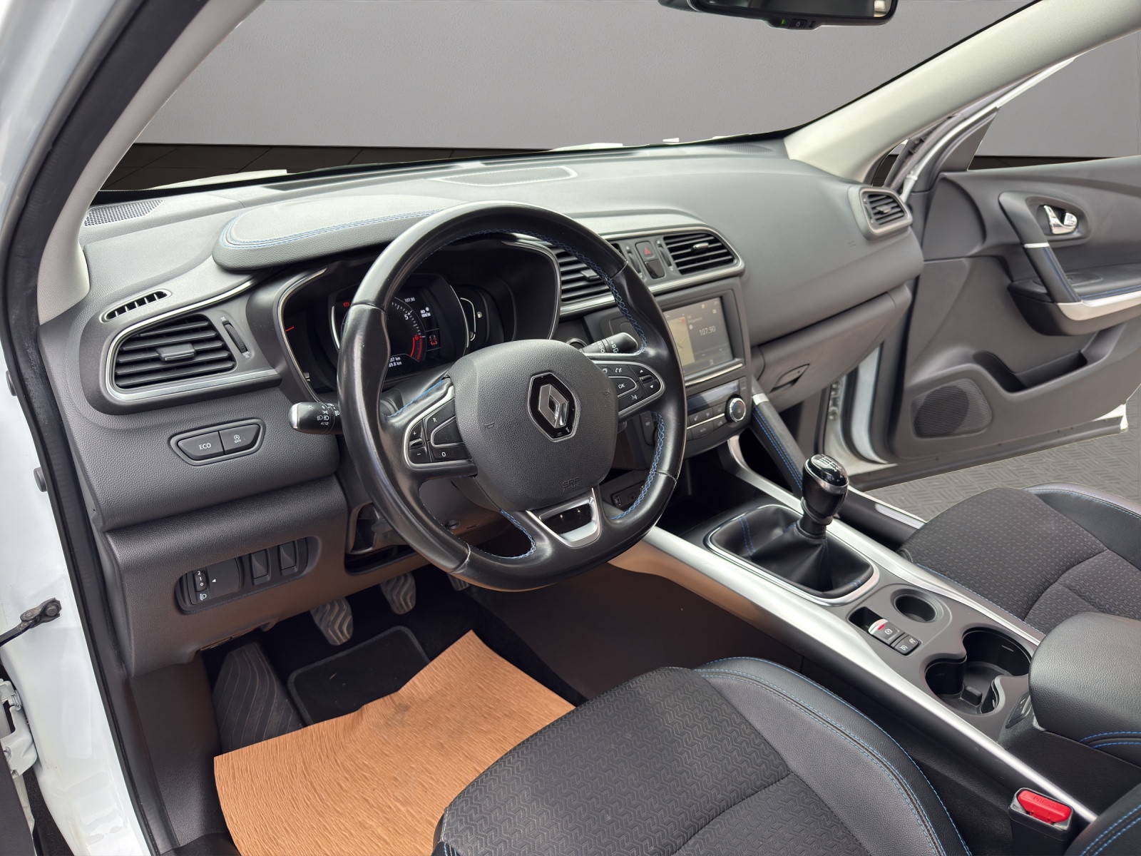 RENAULT Kadjar 1.6 16V Turbo Intens-image-9