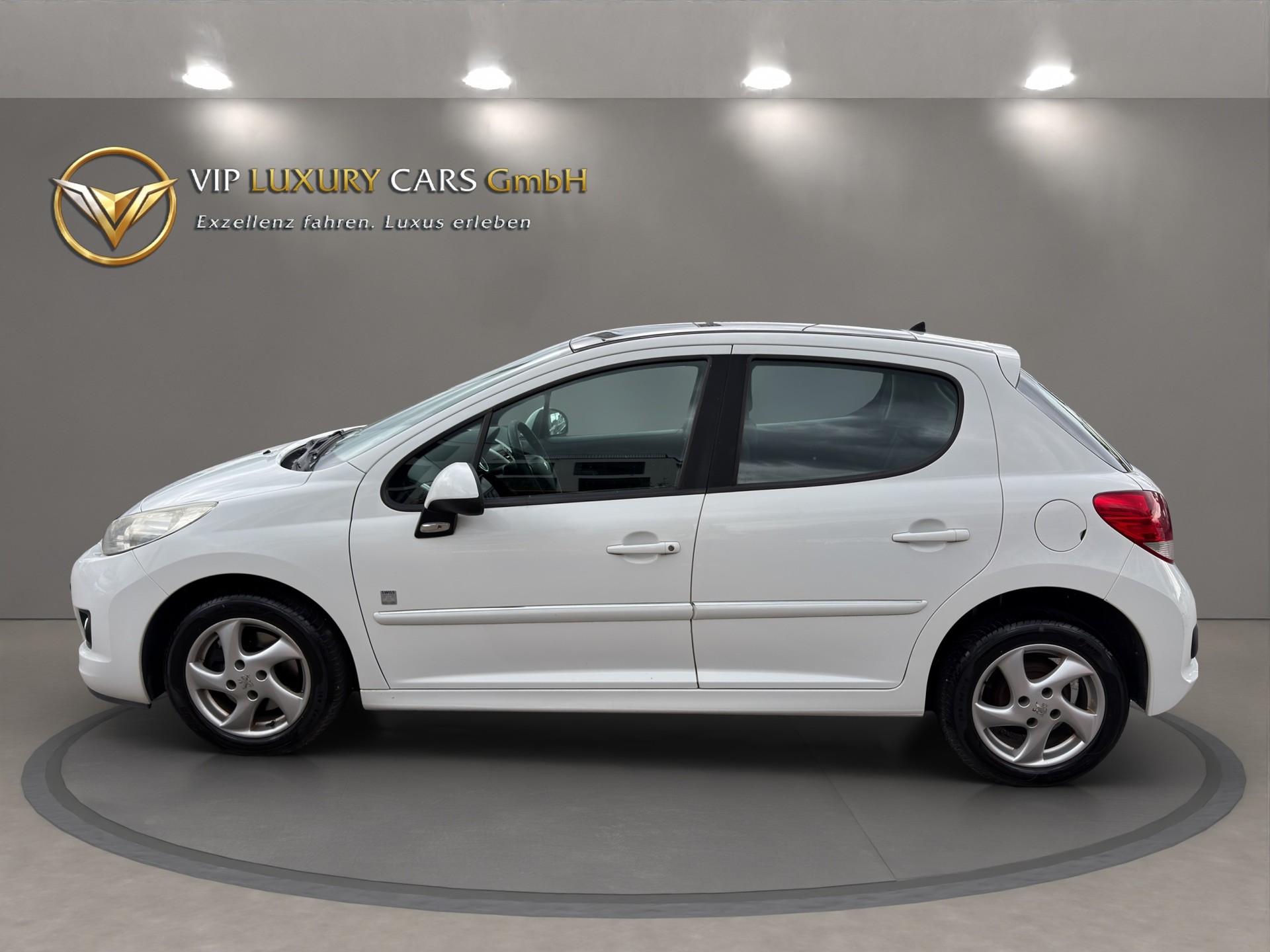 PEUGEOT 207 1.4 16V Swiss Edition-image-8