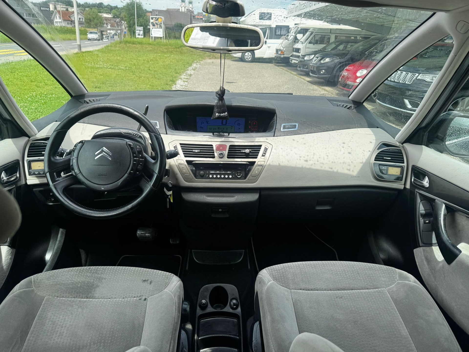 CITROEN Grand C4 Picasso 2.0 HDI Exclusive Automatic-image-9