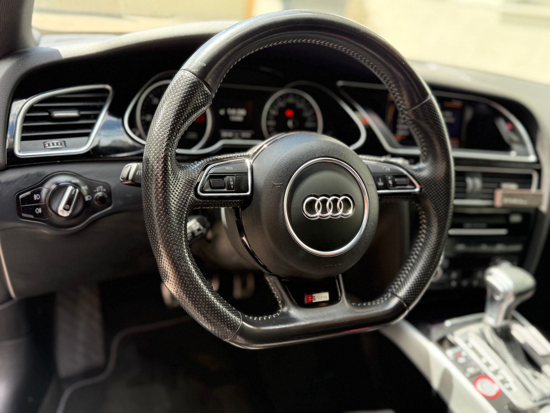AUDI 3.0 V6 TDI 245 quattro S-Tr-image-5