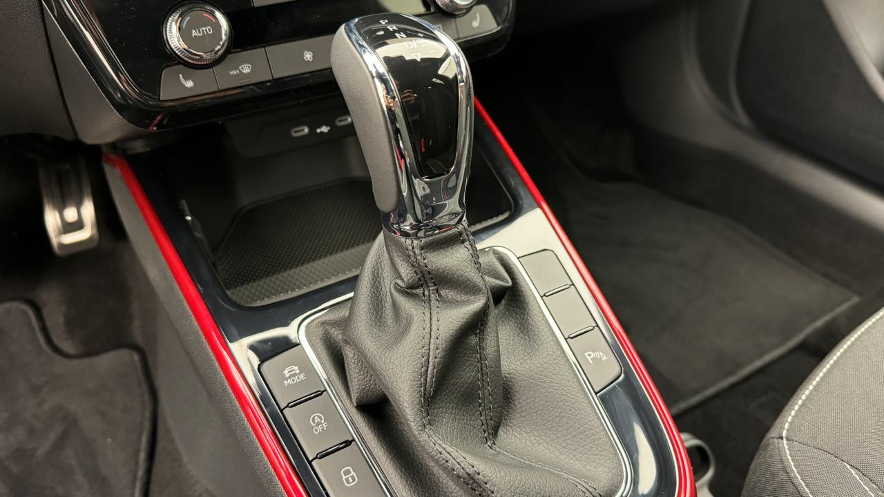 SKODA Fabia 1.0 TSI Monte Carlo DSG-image-10