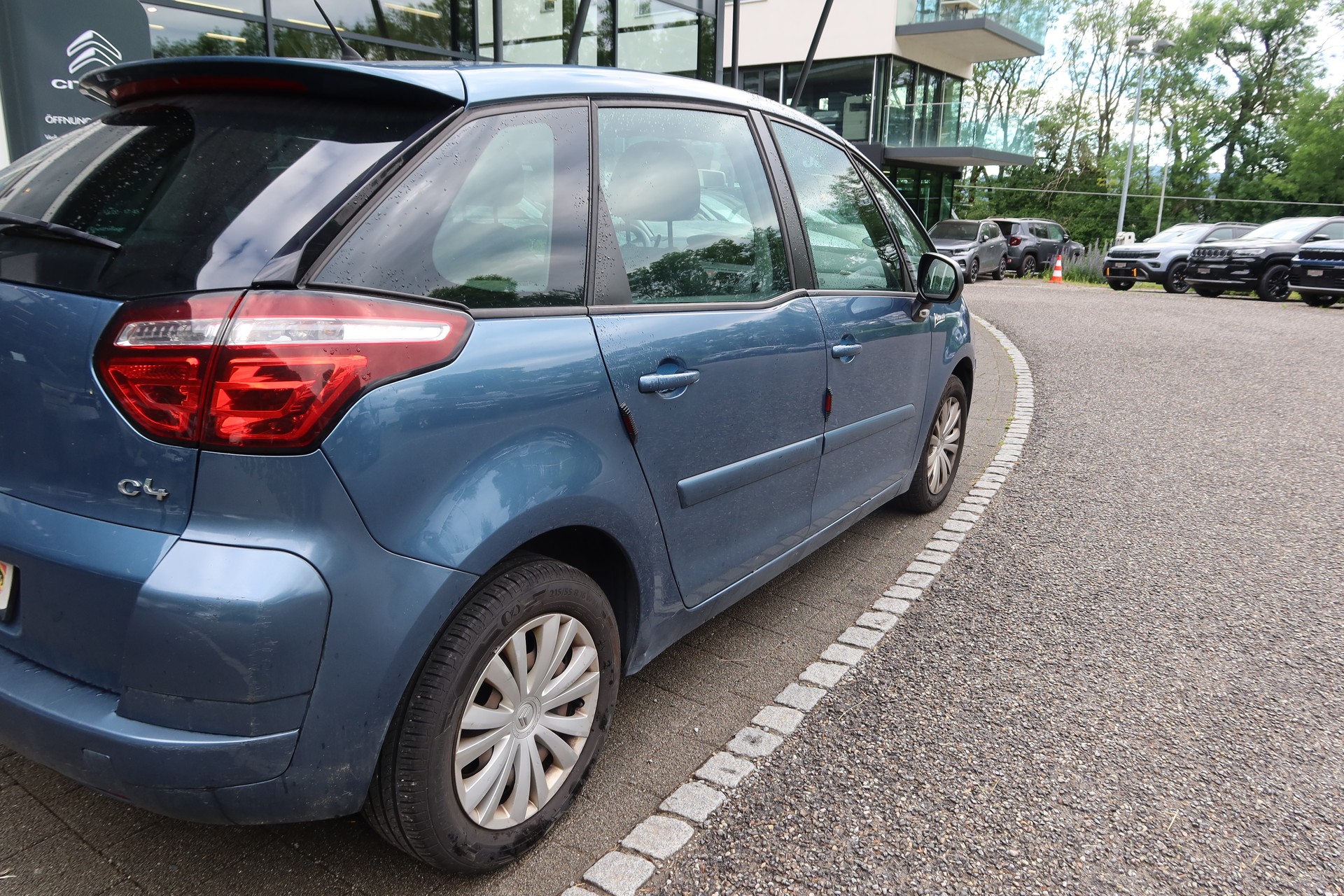 CITROEN C4 Picasso 1.6 HDI Attrac-image-1