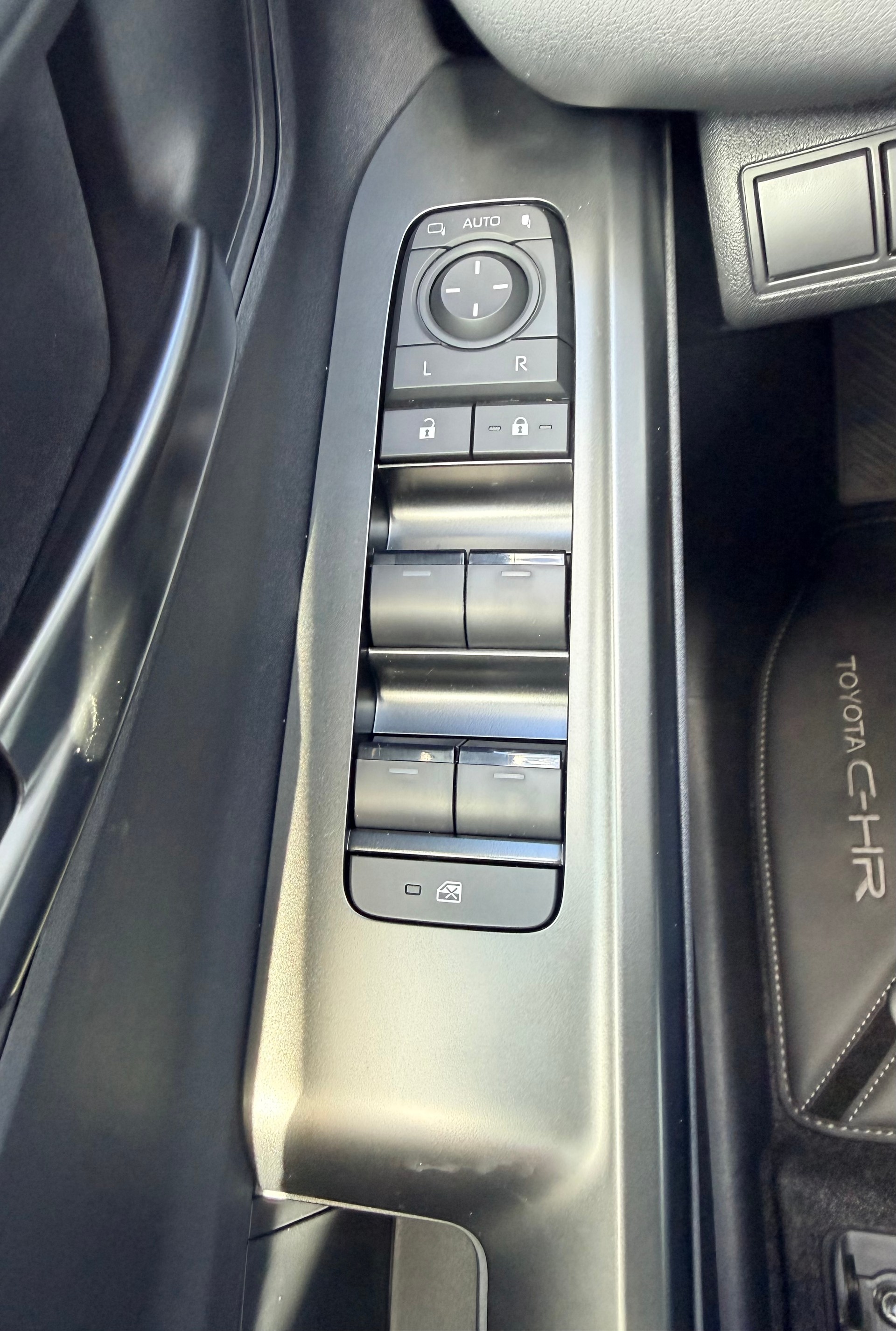 TOYOTA C-HR+ 77 kWh Style FWD-image-25