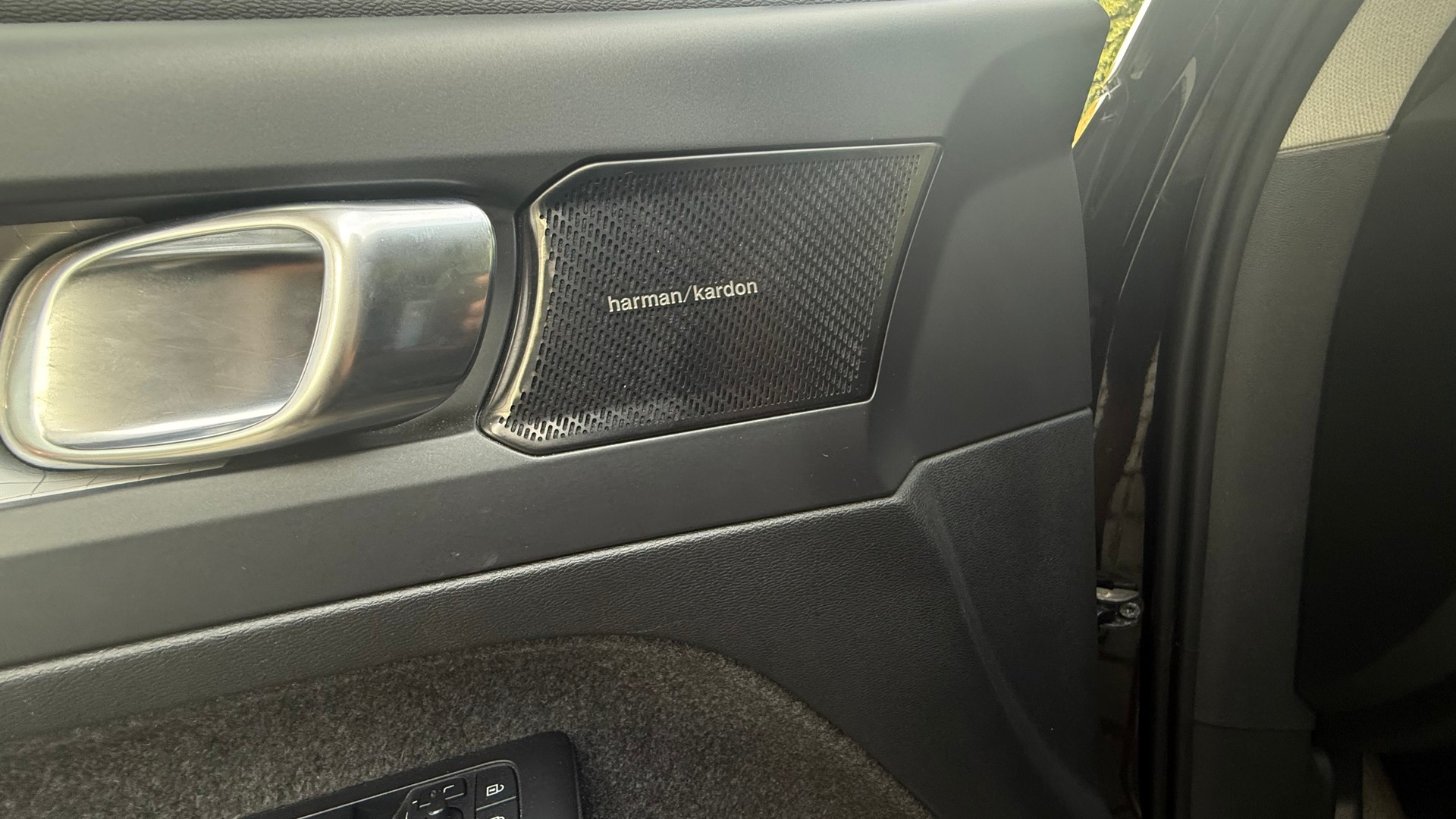 VOLVO XC40 D3 AWD Momentum Geartronic-image-11