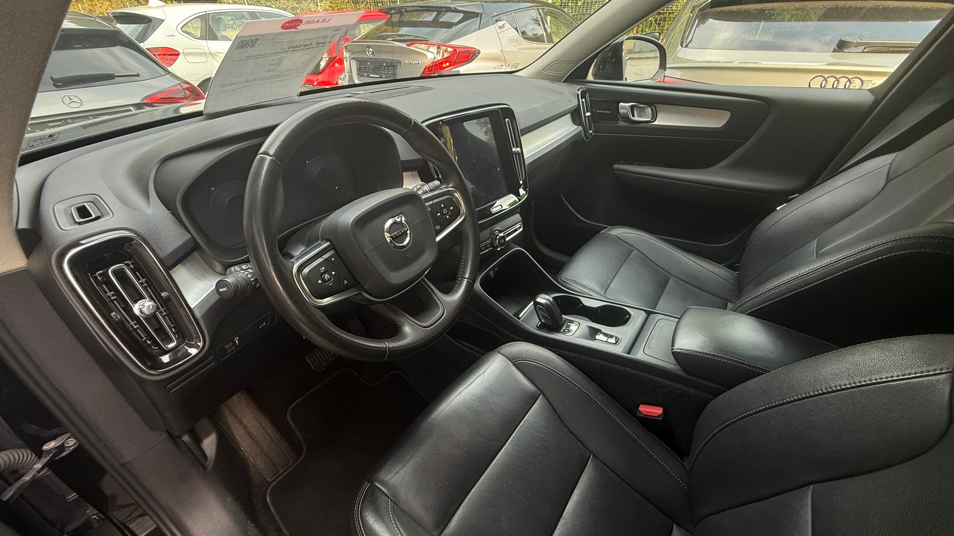 VOLVO XC40 D3 AWD Momentum Geartronic-image-15