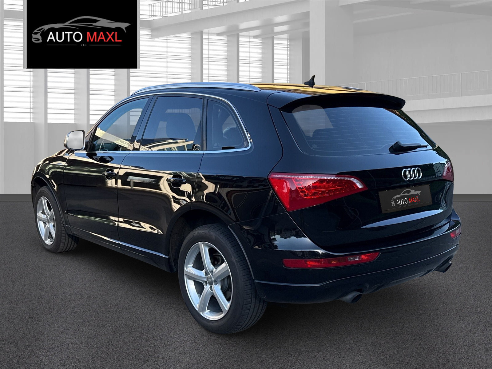 AUDI Q5 2.0 TFSI quattro S-tronic-image-2