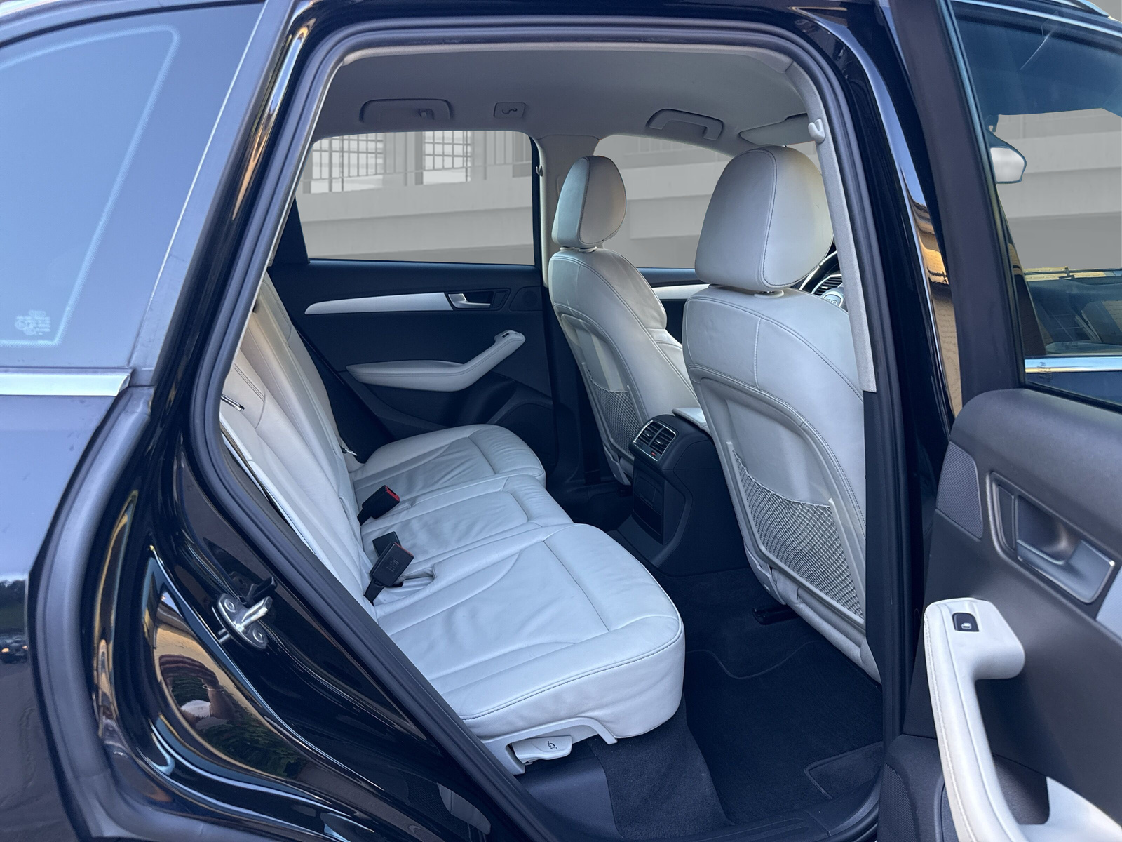 AUDI Q5 2.0 TFSI quattro S-tronic-image-13