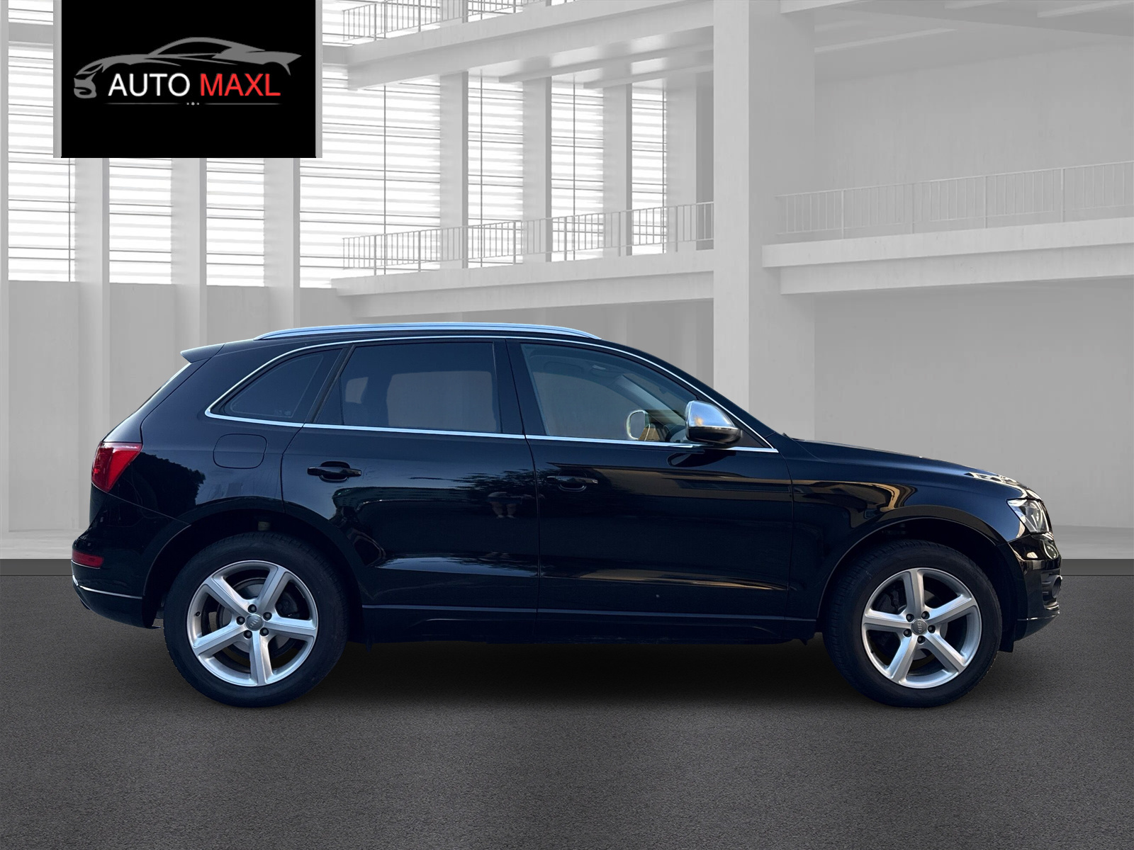 AUDI Q5 2.0 TFSI quattro S-tronic-image-4
