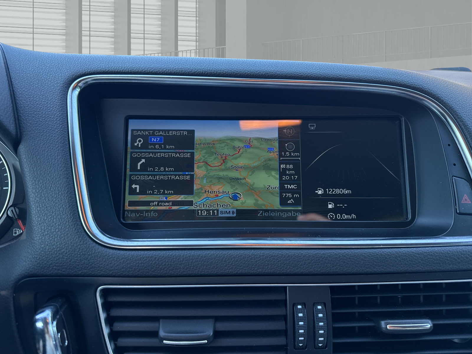 AUDI Q5 2.0 TFSI quattro S-tronic-image-19