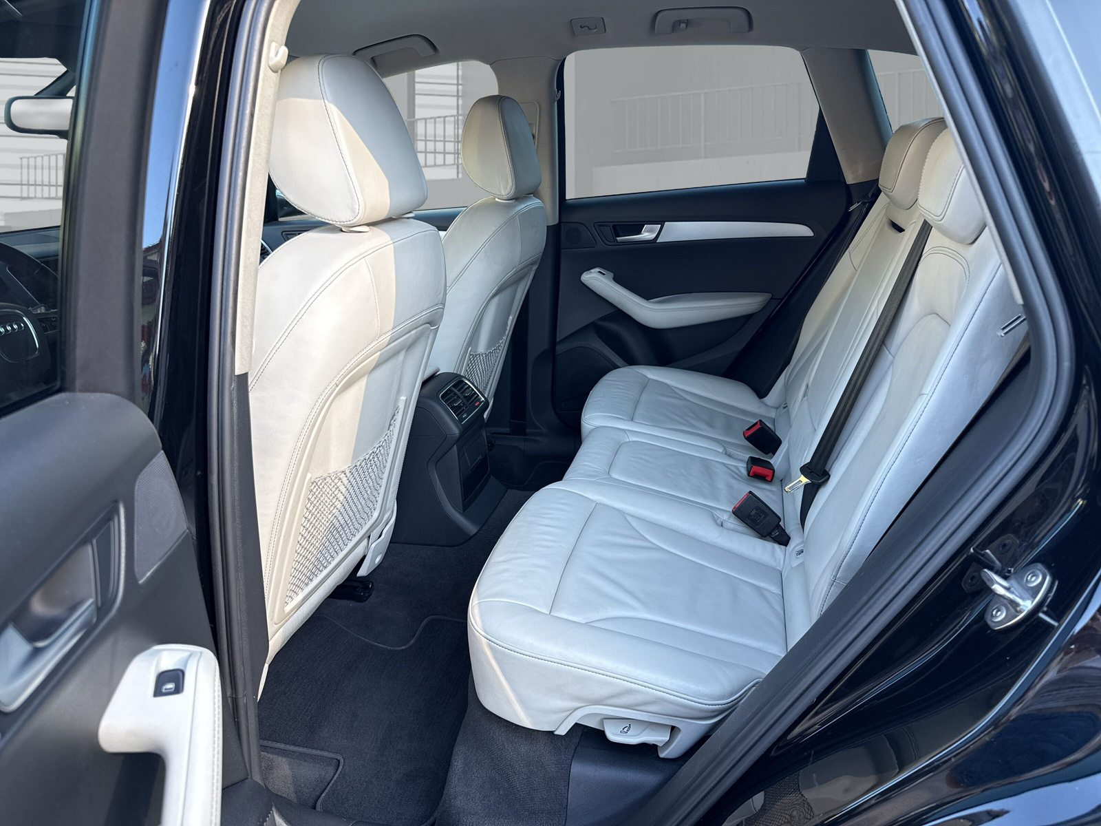 AUDI Q5 2.0 TFSI quattro S-tronic-image-12