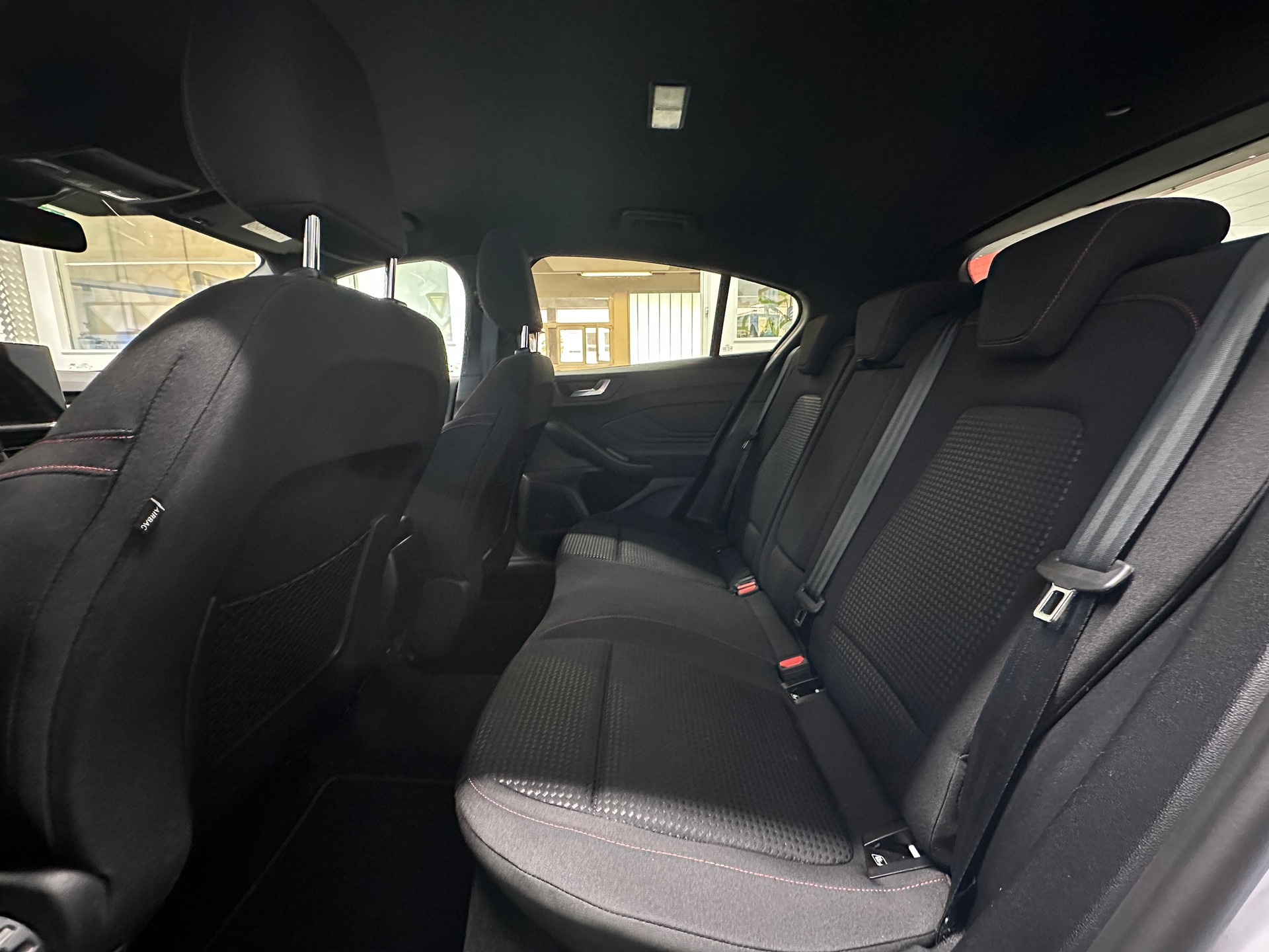 FORD Focus 1.0 MHEV ST-Line X Automat-image-8