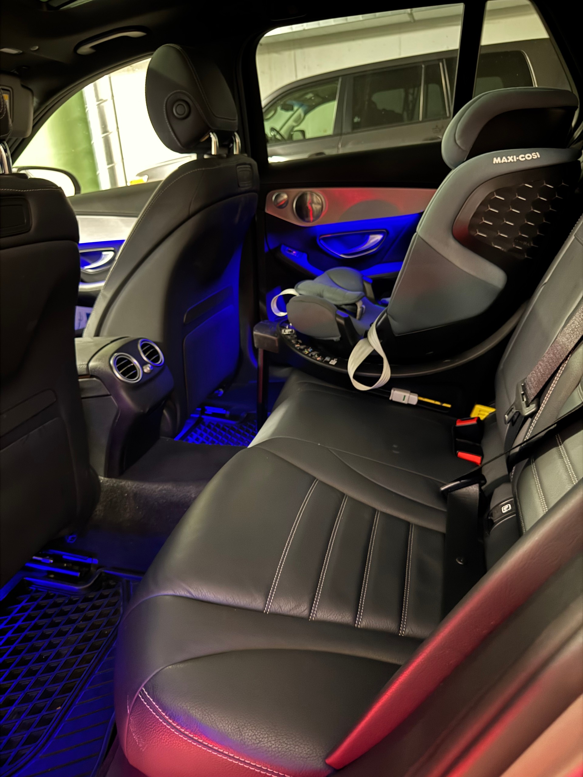 MERCEDES-BENZ C 43 AMG 4matic-image-5