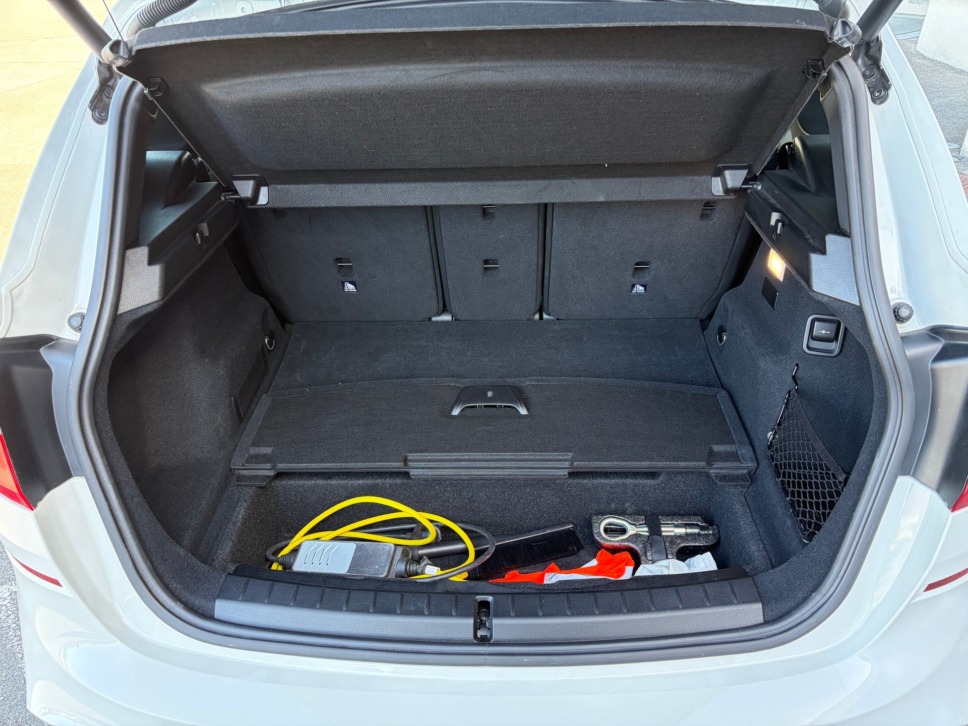BMW 225xe-image-5